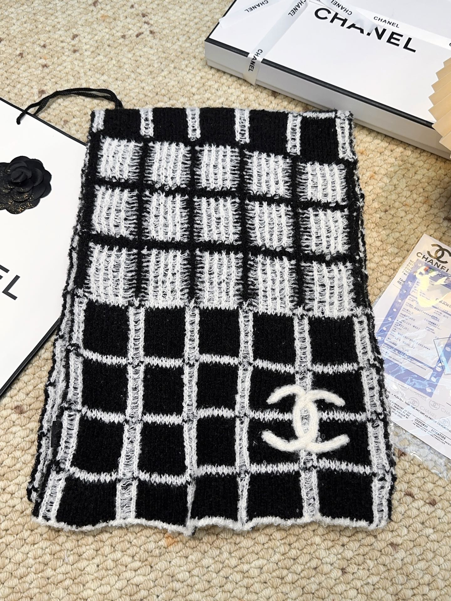 TOP CHANEL Scarf - 2 Colors