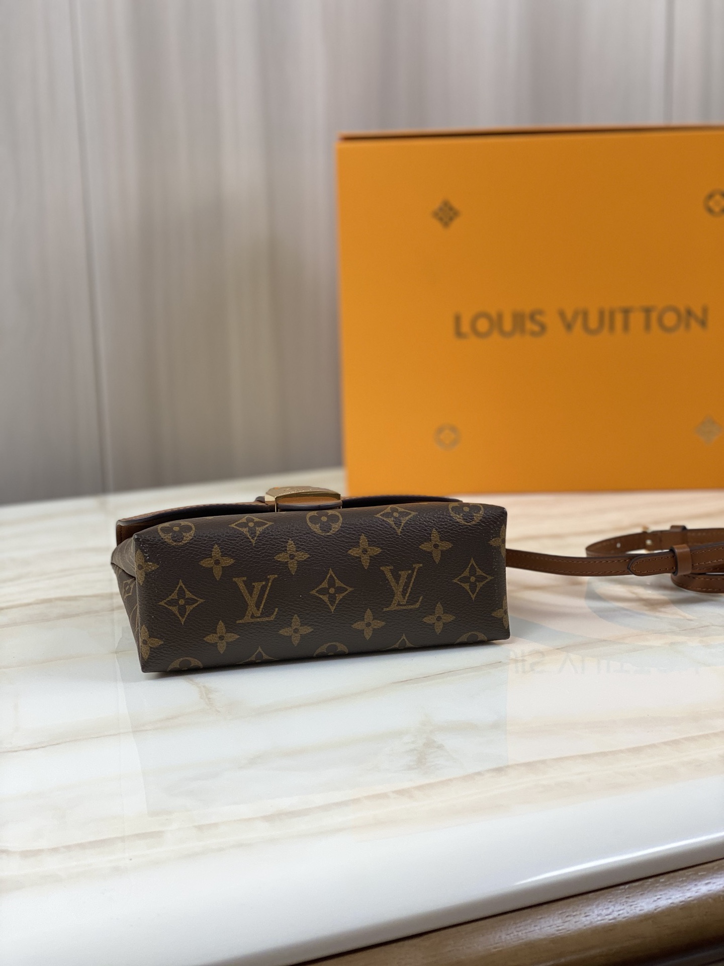 Louis Vuitton Locky BB M44654