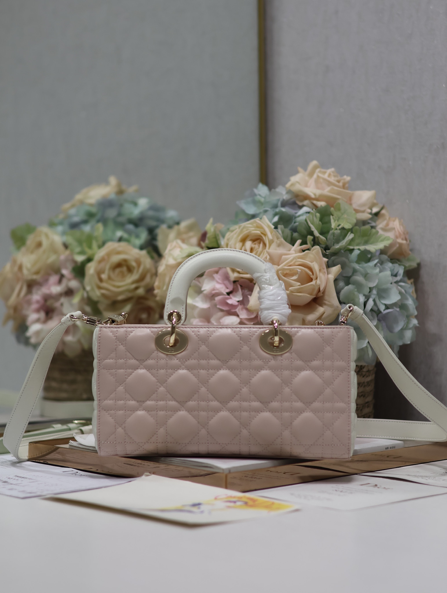 TOP Christian Dior Soft Lambskin Lady D-Joy Bags - Pink Paired With White 22.5×6×11.5cm/26×6×14cm - GHW