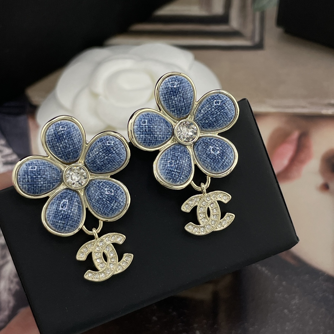 TOP CHANEL CC Earrings - Gold