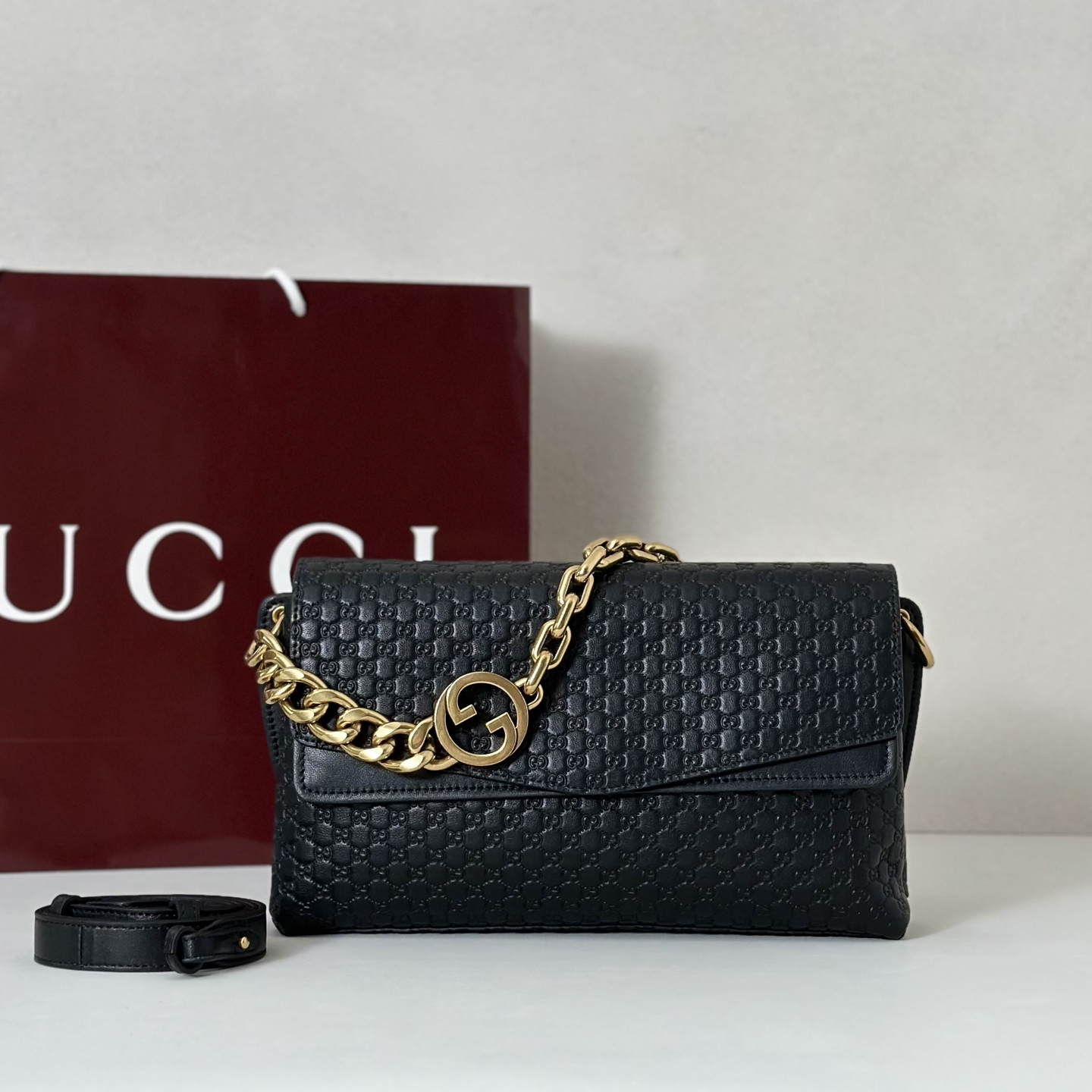 TOP GUCCI GG Medium Shoulder Bag with chain 28X16X7cm - Black