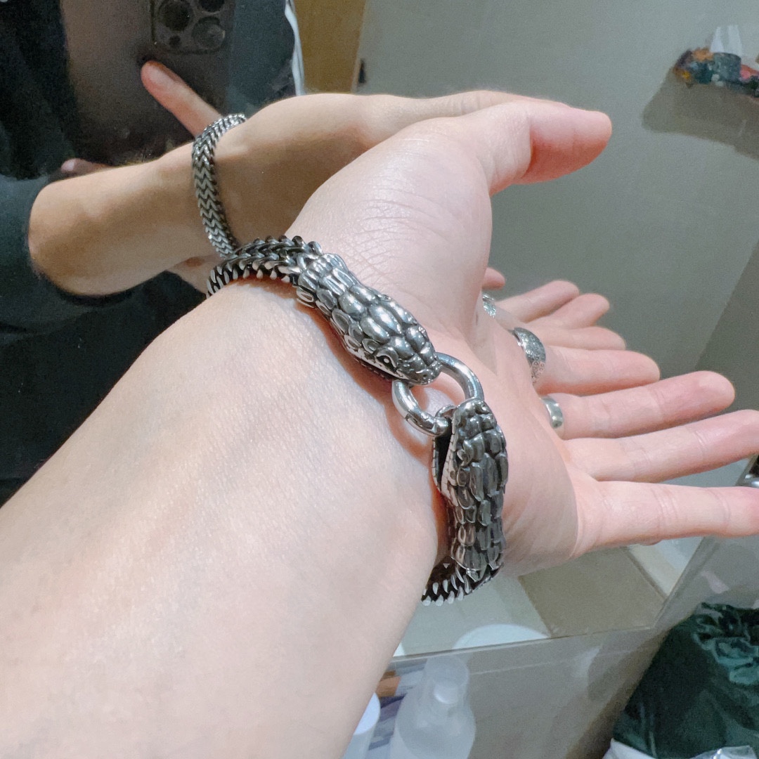 TOP GUCCI Snake Head Bracelet - Silver