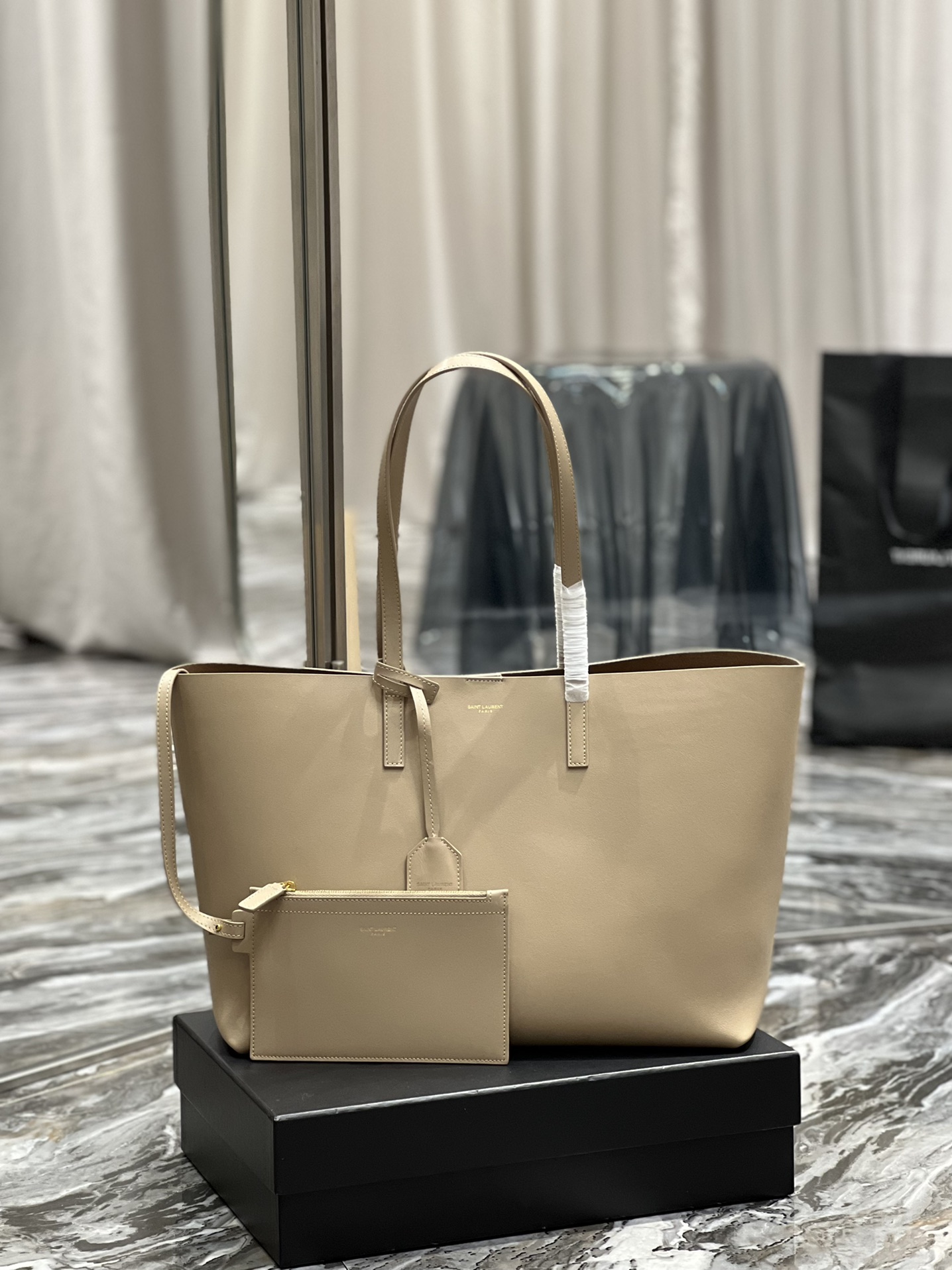 TOP Yves Saint Laurent YSL Shopping Tote Bag