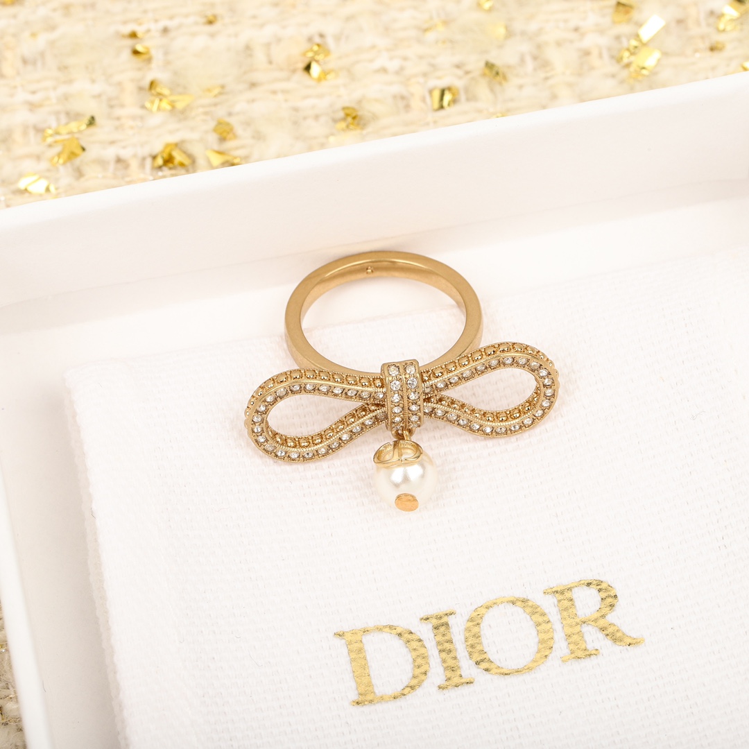 TOP Christian Dior Bow Pearl Ring - Gold