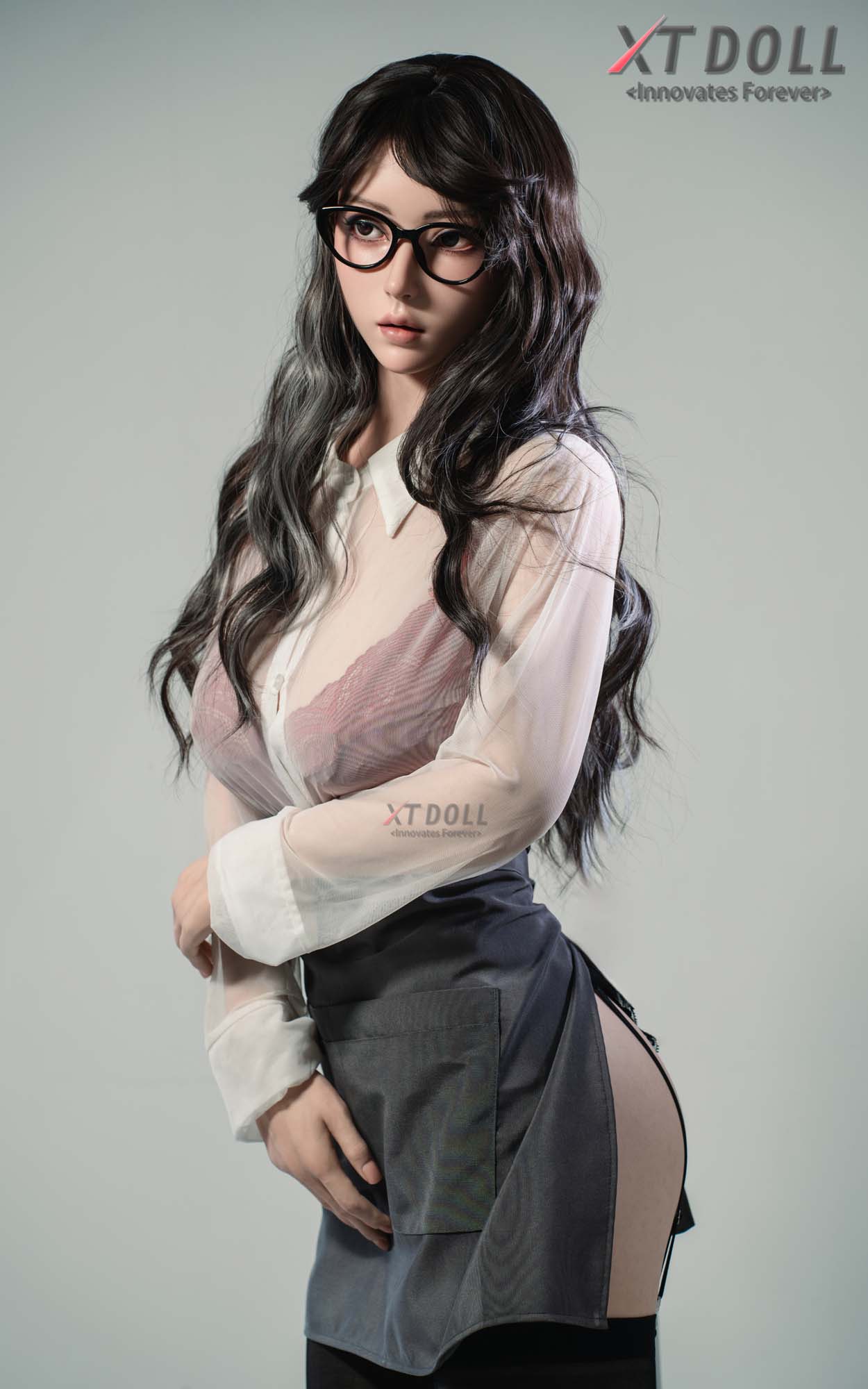 Izelle: Office Babe Sex Doll