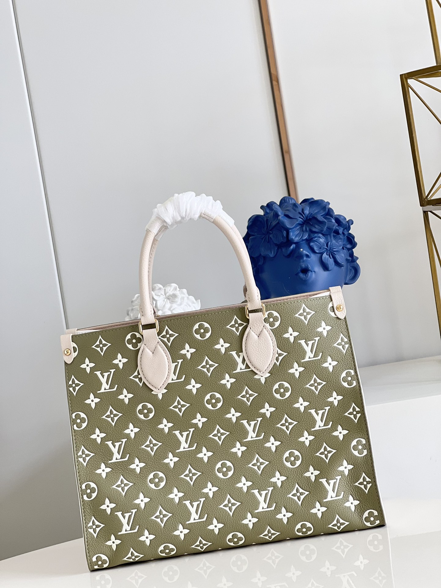 TOP Louis Vuitton LV On The Go Bag 35 x 27 x 14 cm - Green