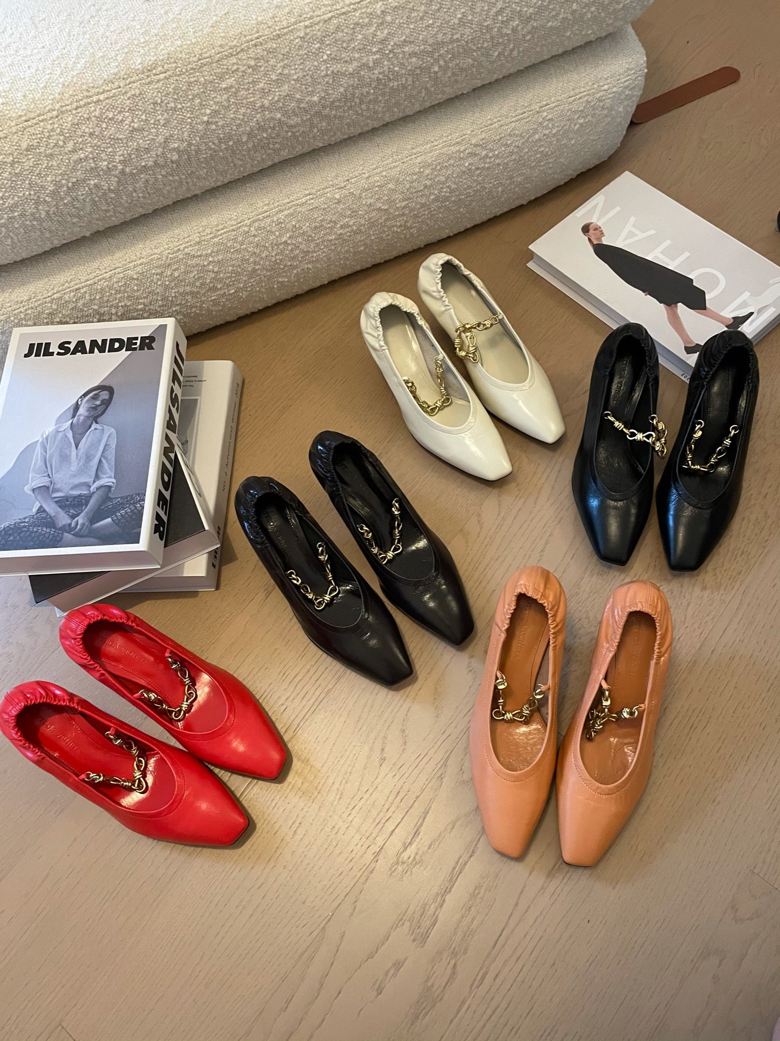 TOP Bottega Veneta BV Sharp Chain Pumps - 4 Color