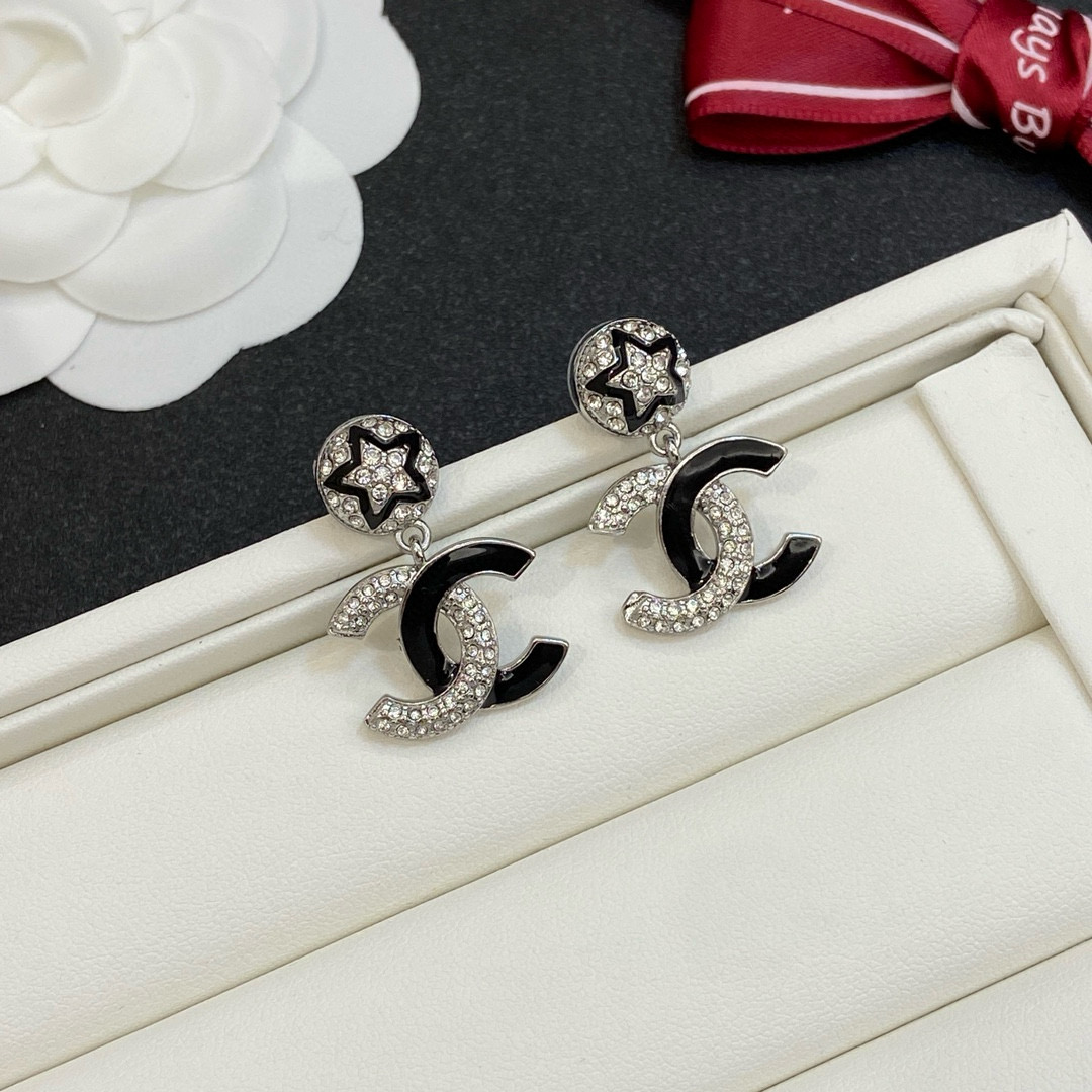 TOP CHANEL Earrings - Collection