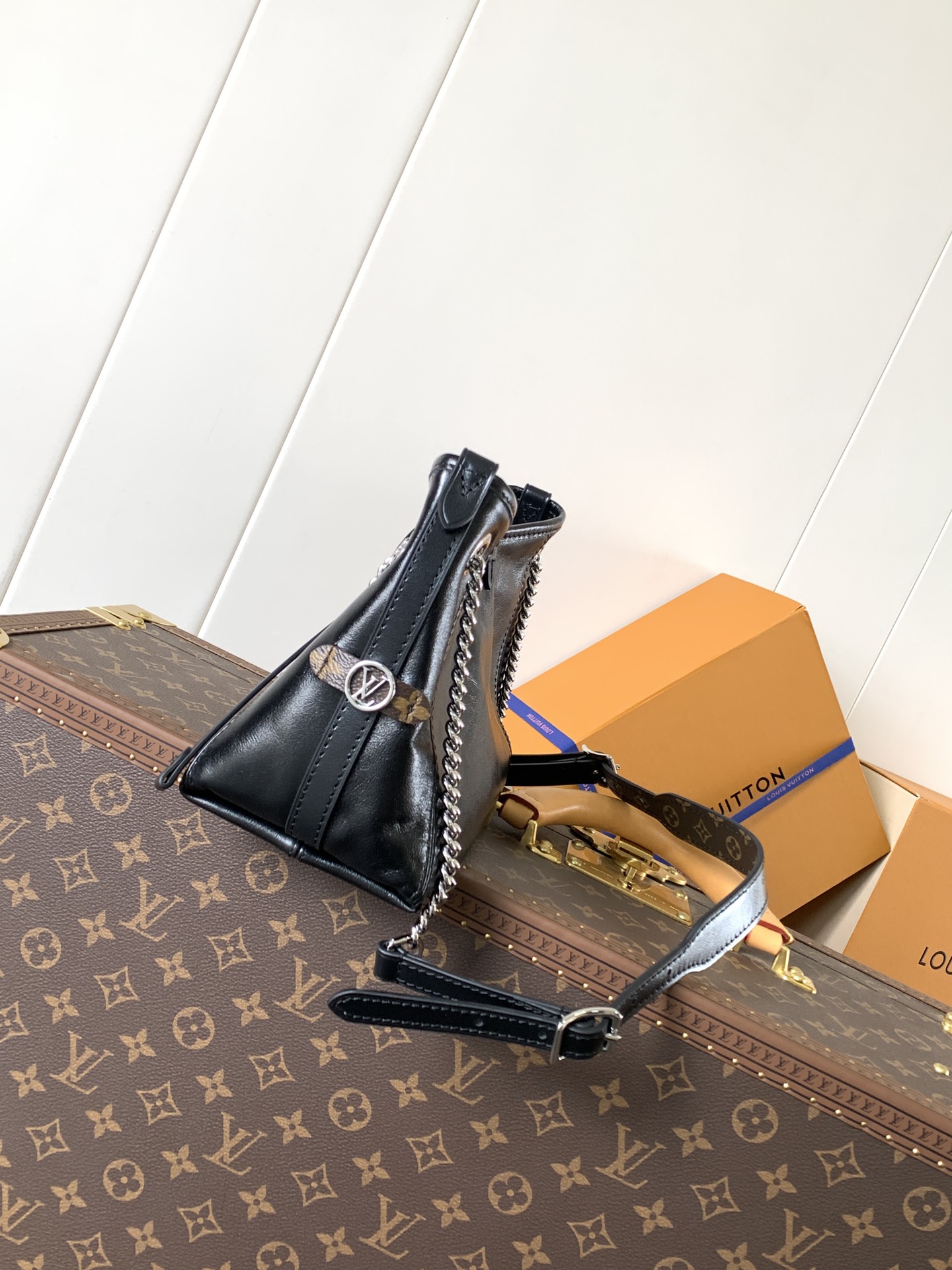 TOP Louis Vuitton LV Carryall Bag Lambskin BB 26x17x10cm - Black&SHW