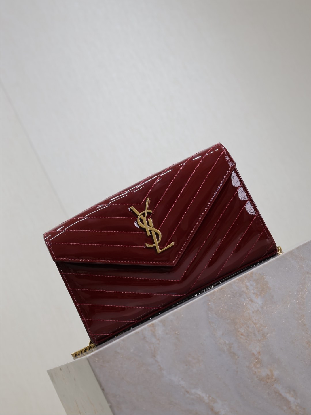 TOP Yves Saint Laurent YSL Wallet on Chain in Patent Leather 22.5x14x4cm - Red&GHW