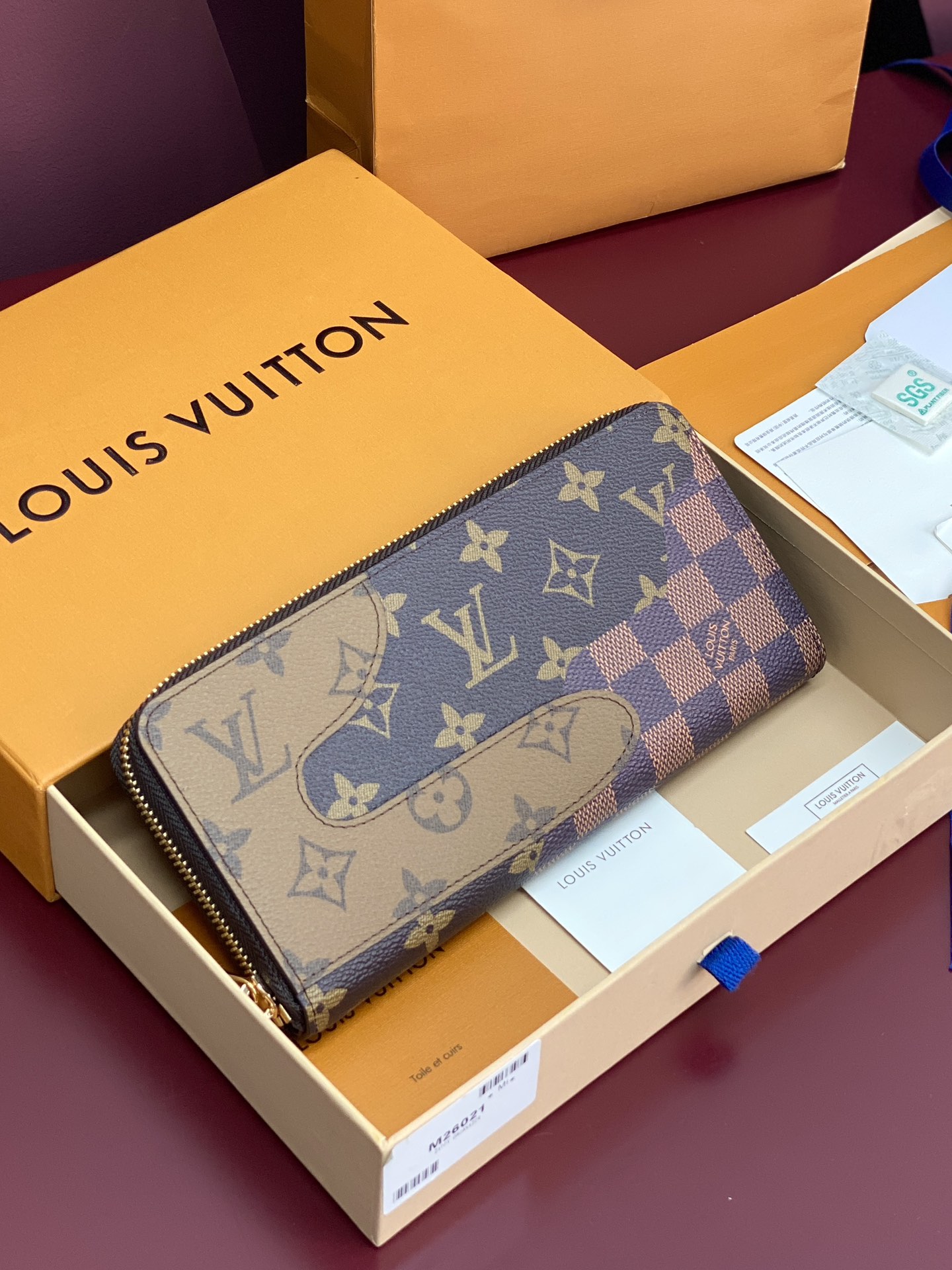 TOP Louis Vuitton LV Monogram Landscape Zip Wallet 19.5x10.5x2.5cm - Brown