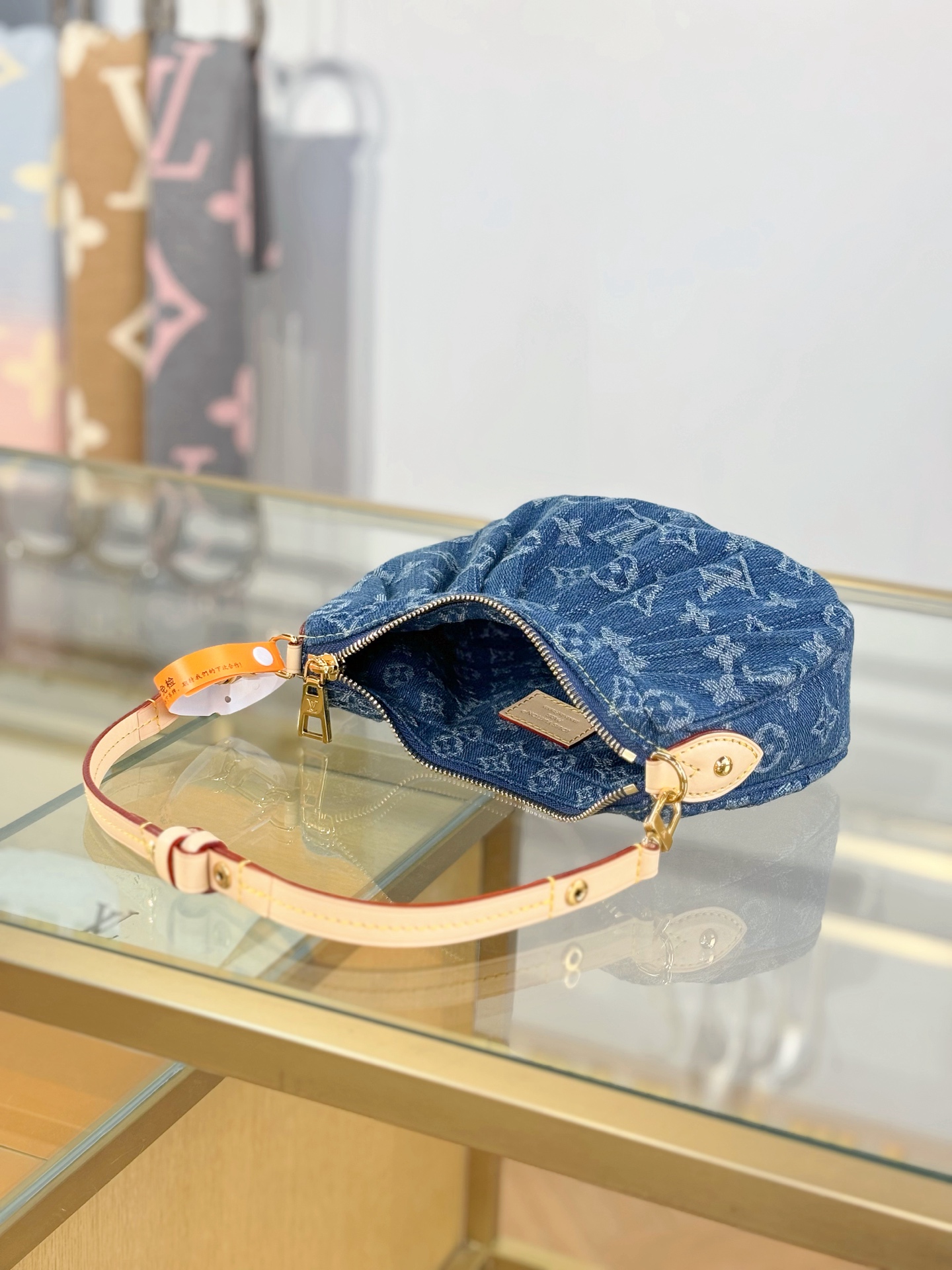 TOP Louis Vuitton LV Pochette Valley handbag 21x15x7cm - Blue