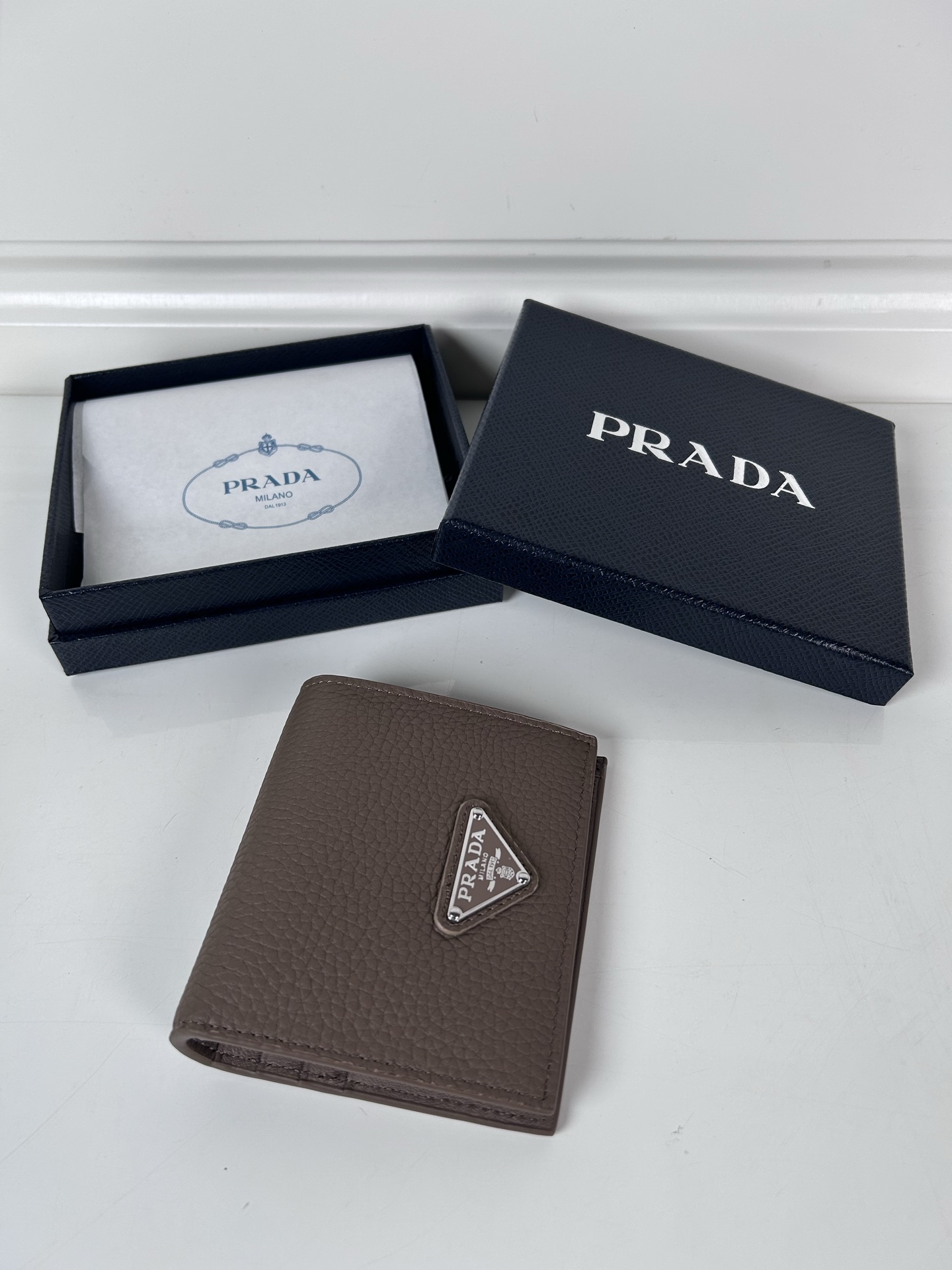 TOP PRADA Short Wallet 9×10cm - Brown