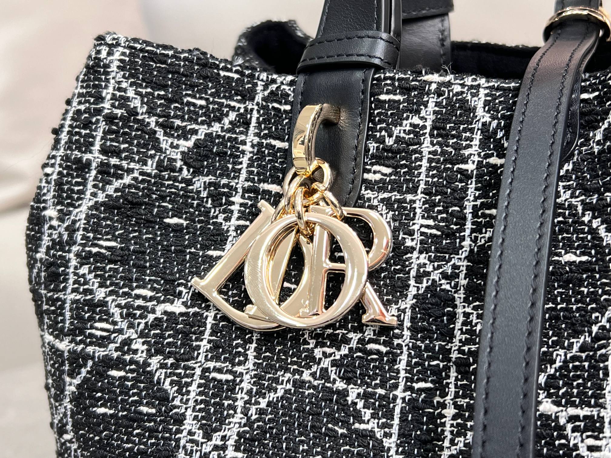 TOP Christian Dior Toujours Handbag 28.5x21.5x17cm - Black