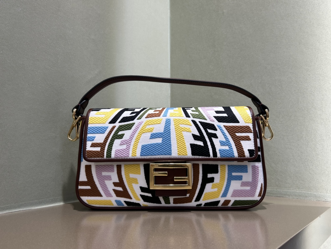TOP FENDI Baguette FF Bag 26x13x6 cm