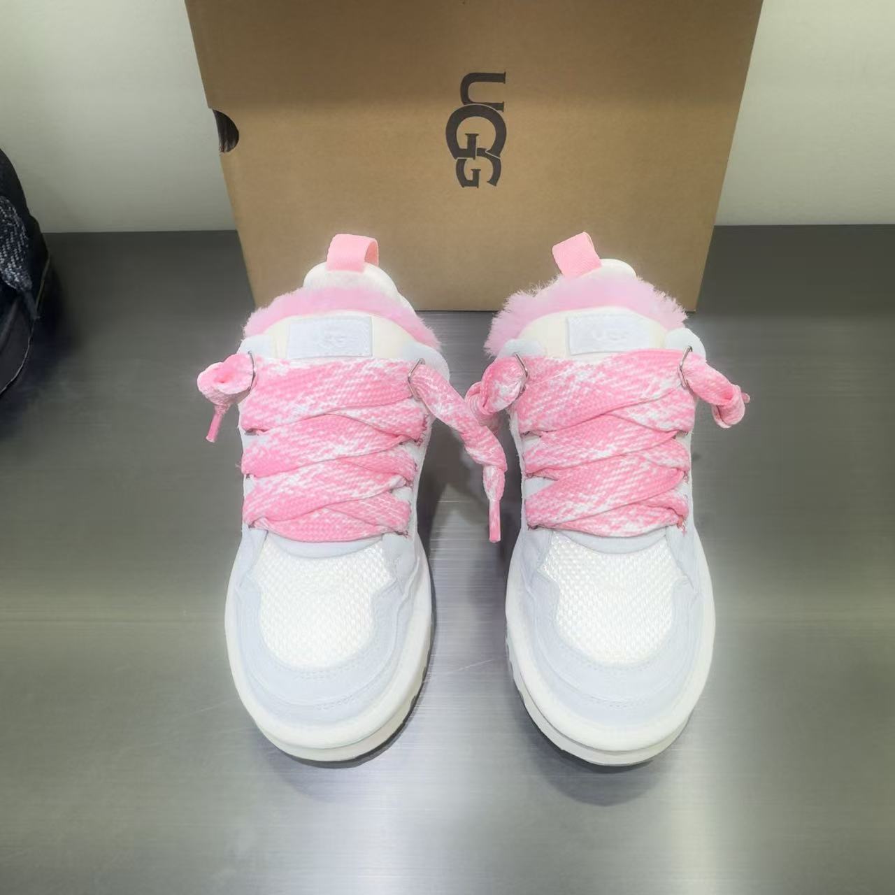 UGG Low-top sneakers(Replica)