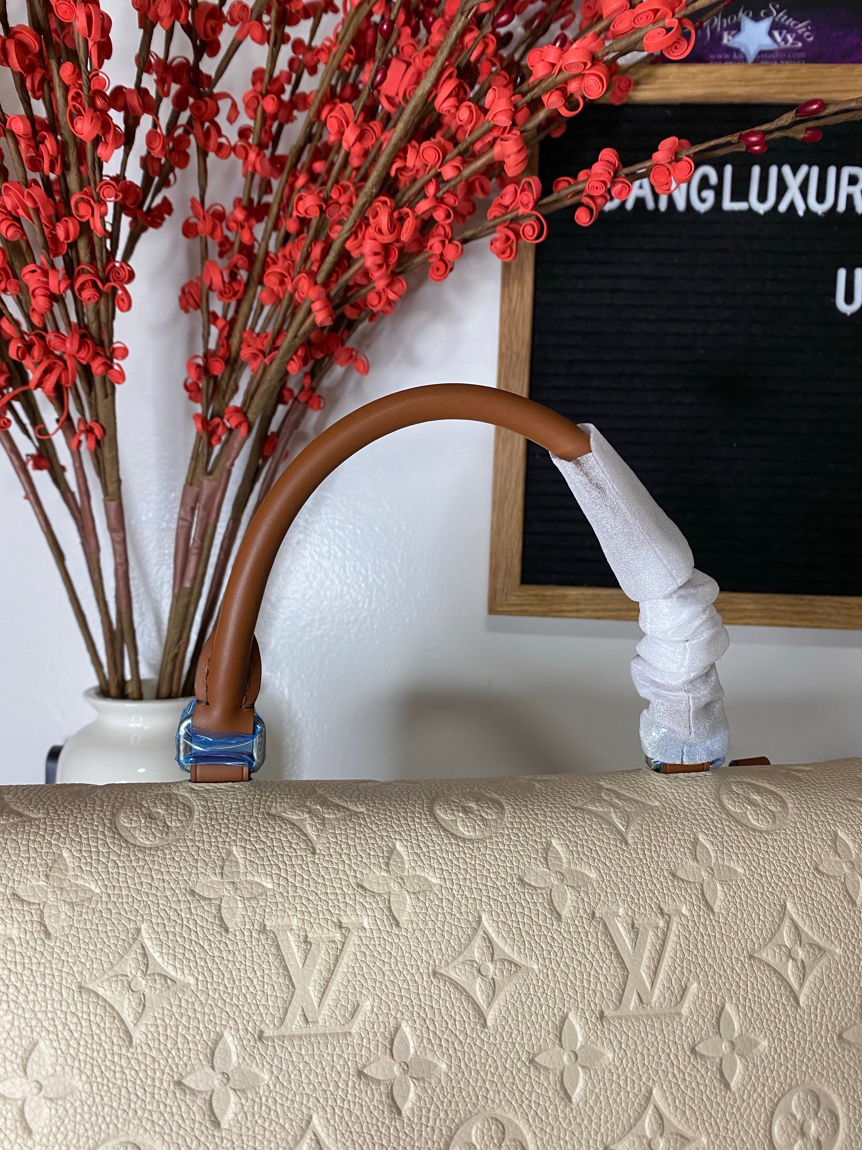 TOP Louis Vuitton LV Marignan Handbag 28 x 21 x 9cm - WHITE