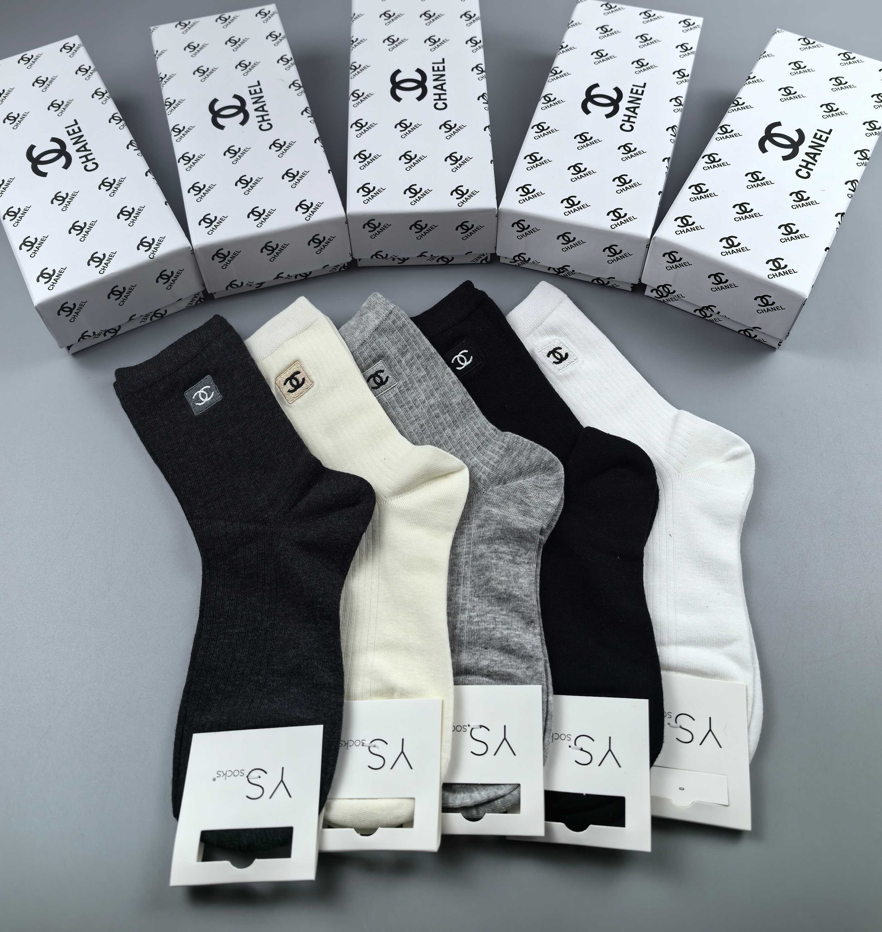 TOP CHANEL Socks - 5 Pieces as a Set