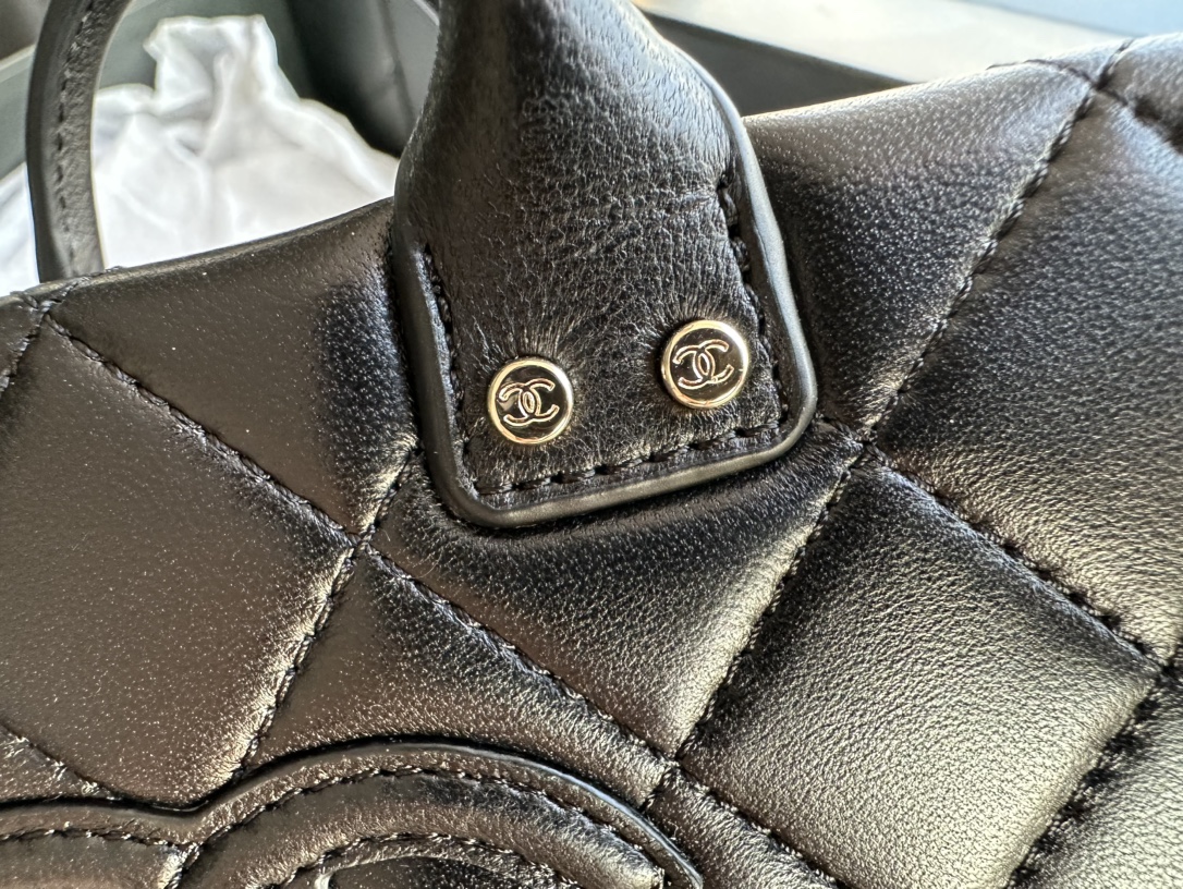 TOP CHANEL Mini Box Bag 11.5 X15 X8.5 cm - Black