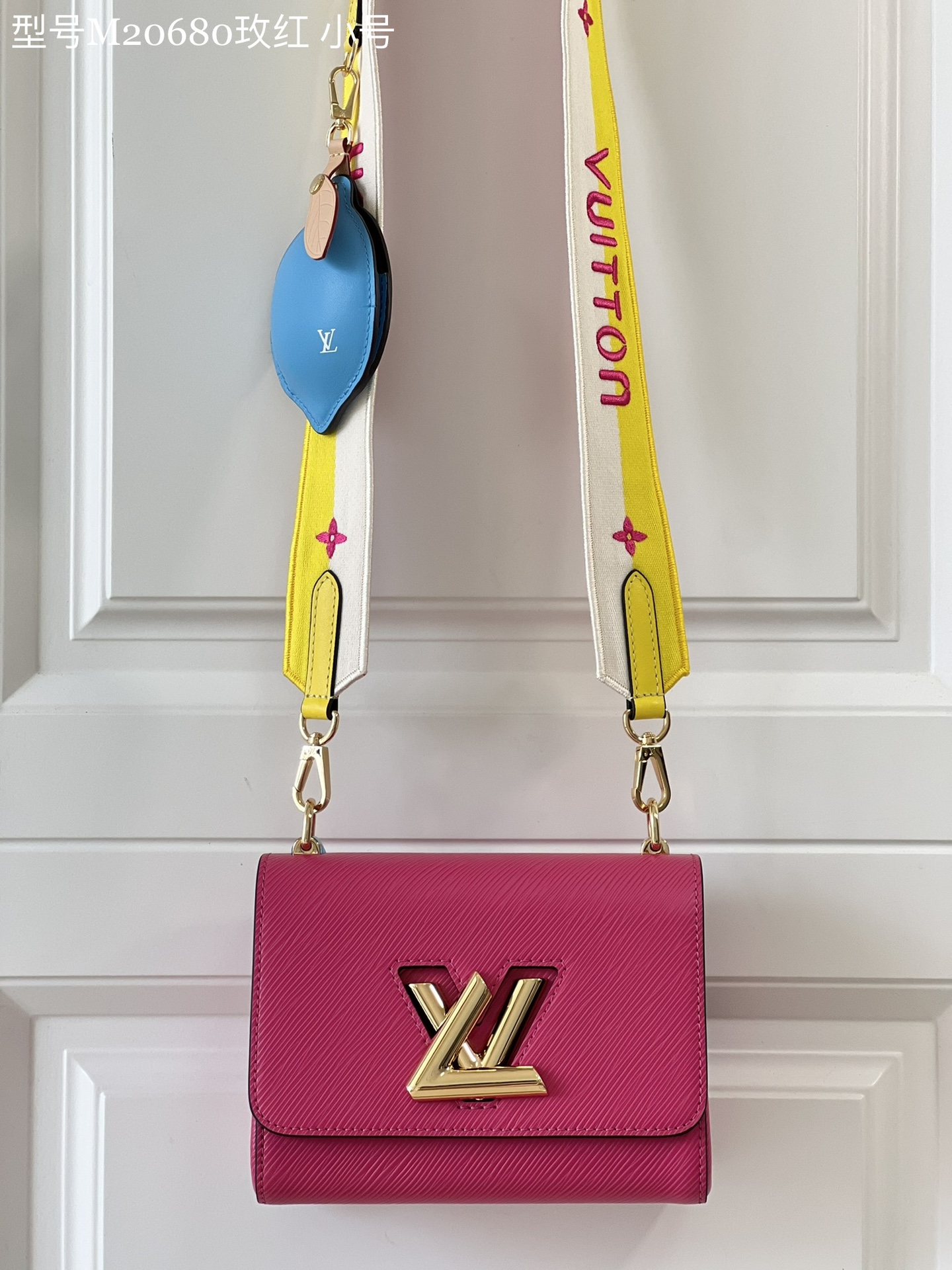 TOP Louis Vuitton LV Mini LV Epi Twist Bag 19 x 15 x 9 cm - PINK