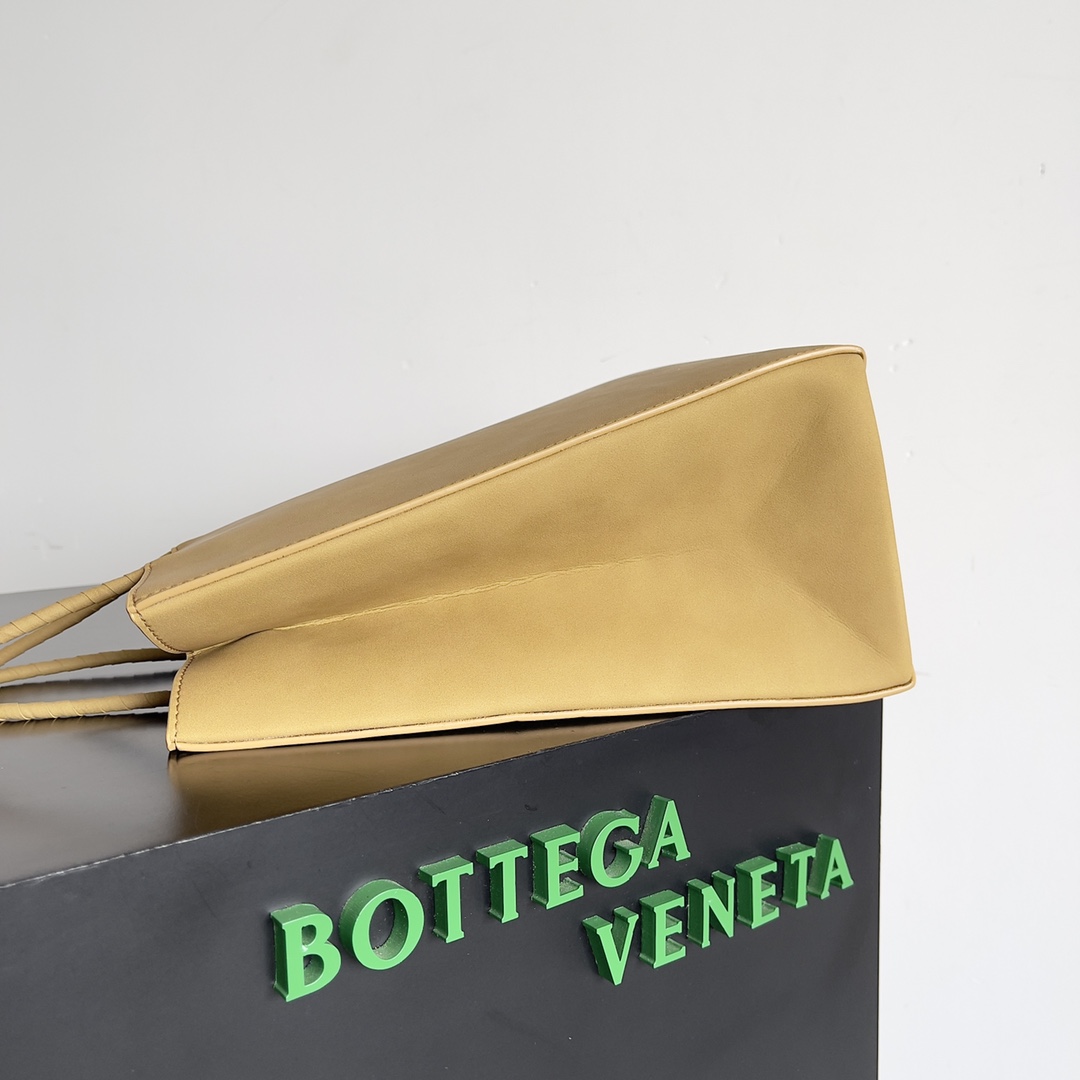 TOP Bottega Veneta BV Kraft Paper Bag