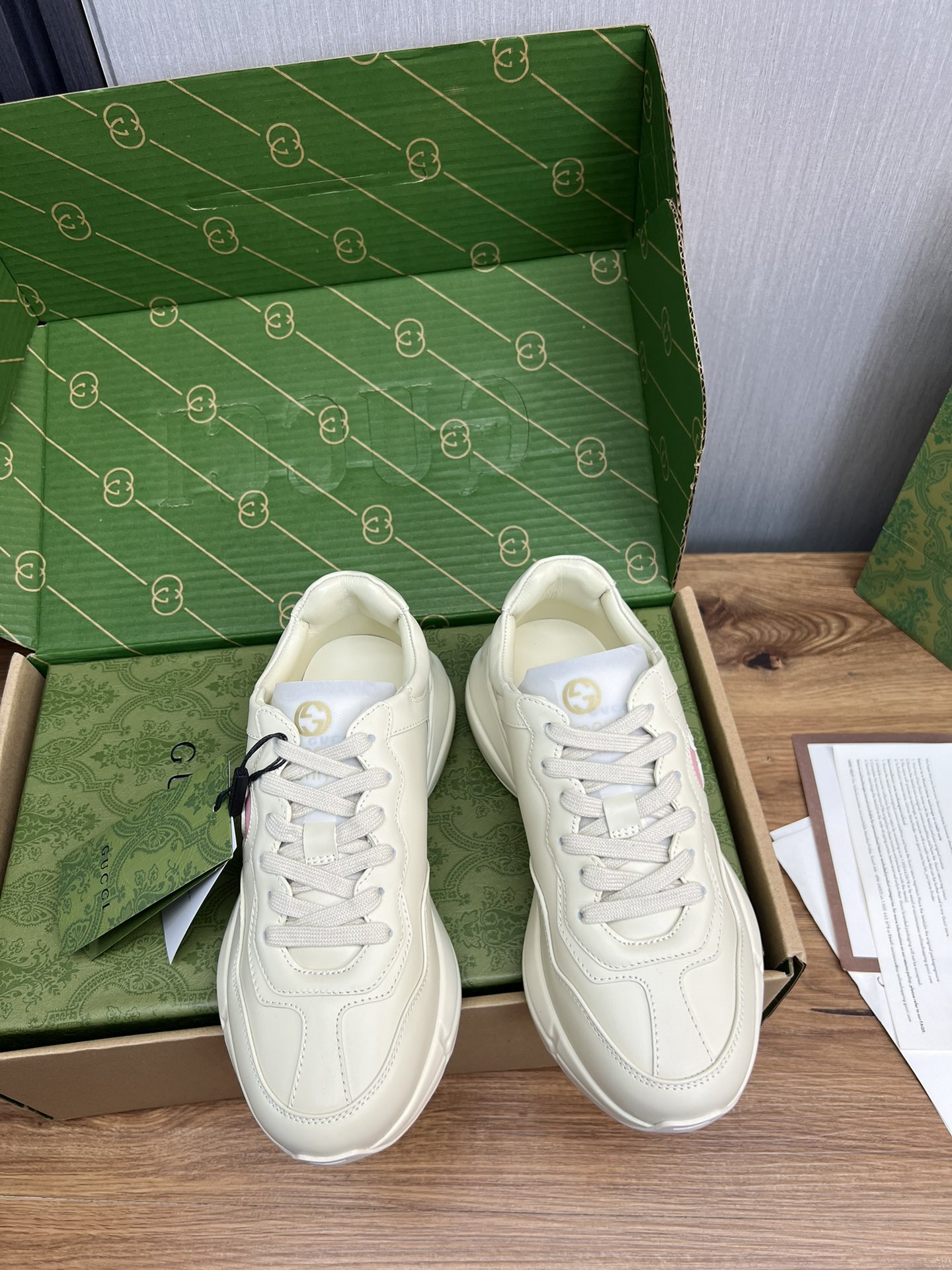 TOP GUCCI RHYTON SNEAKER-White