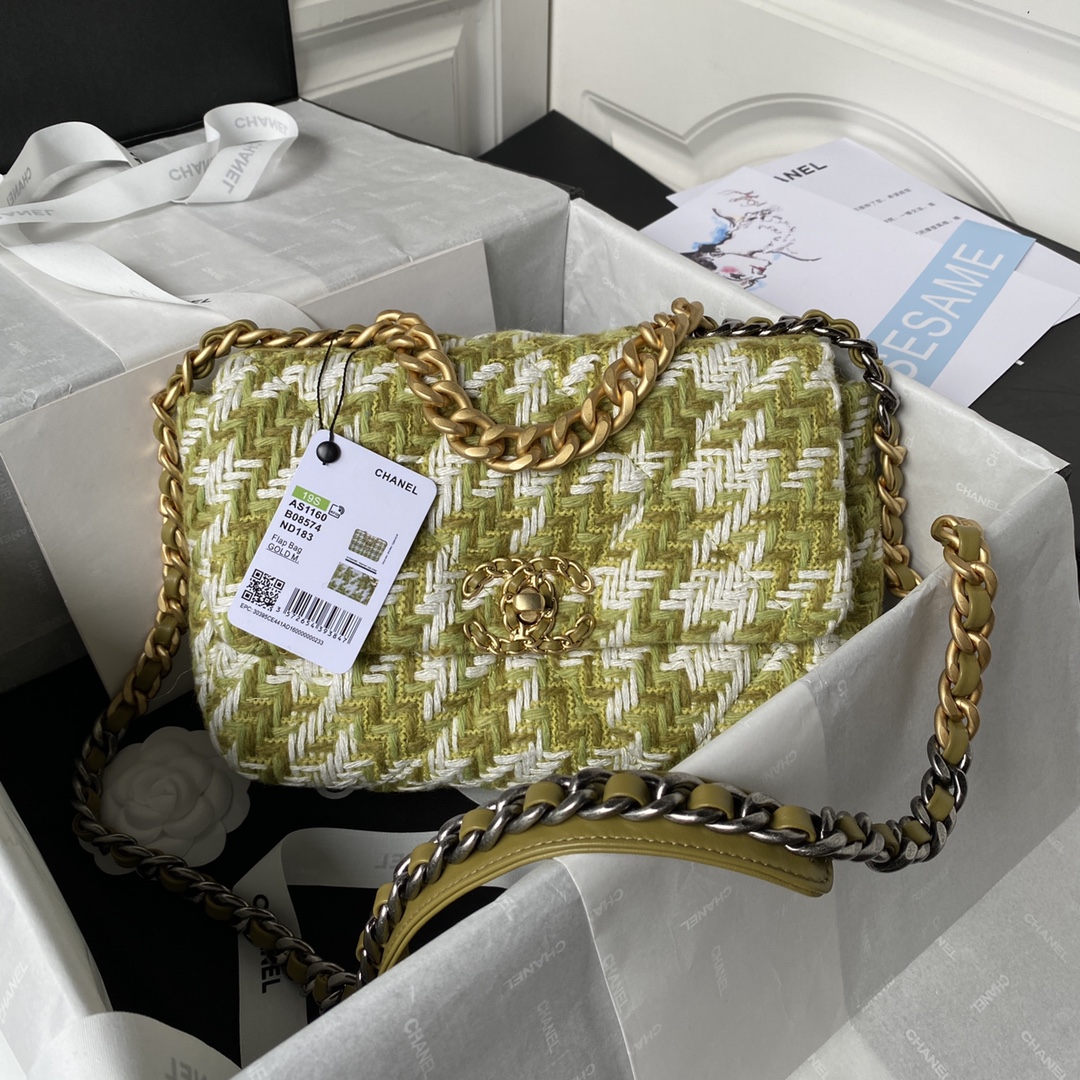 TOP CHANEL19 Bag Woolen 26/30cm - Green