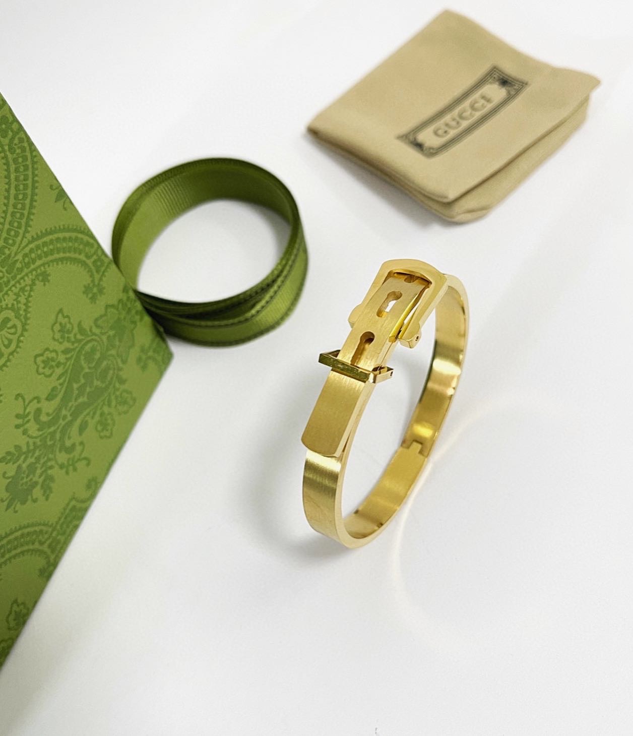 TOP GUCCI Buckle Bracelet - Gold
