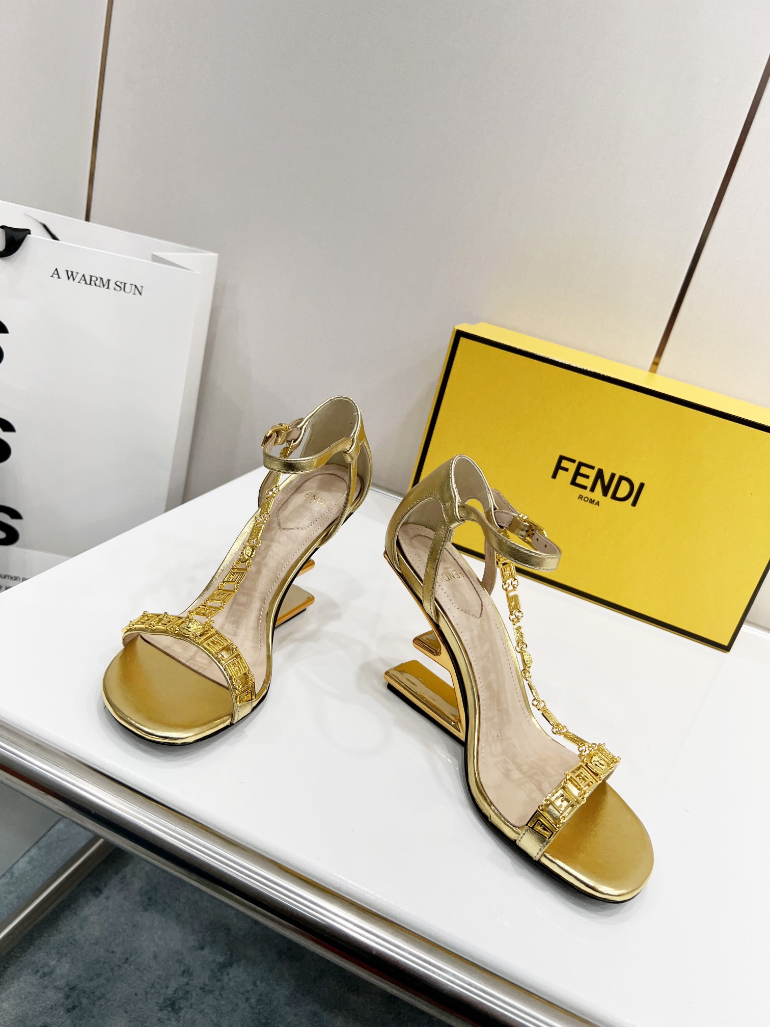 TOP FENDI First High Heel - Gold