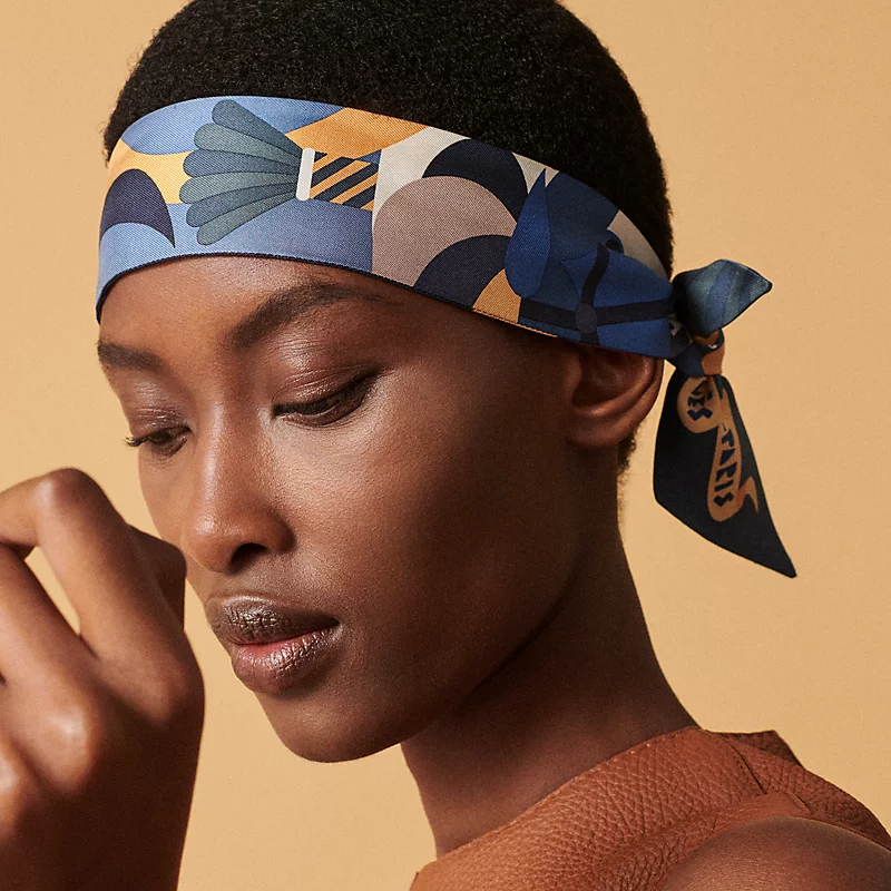 TOP HERMES Grand Parade Twilly Scarf 86 x 5 cm - 4 Colours