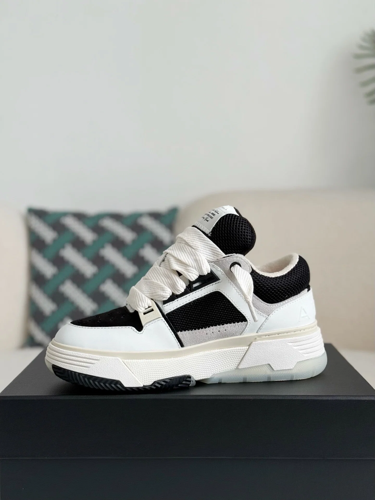 AAAShose Black White Patchwork Low Top Skate Shoes, Thick Chunky Platform Sneakers With Wide Laces Streetwear Unisex