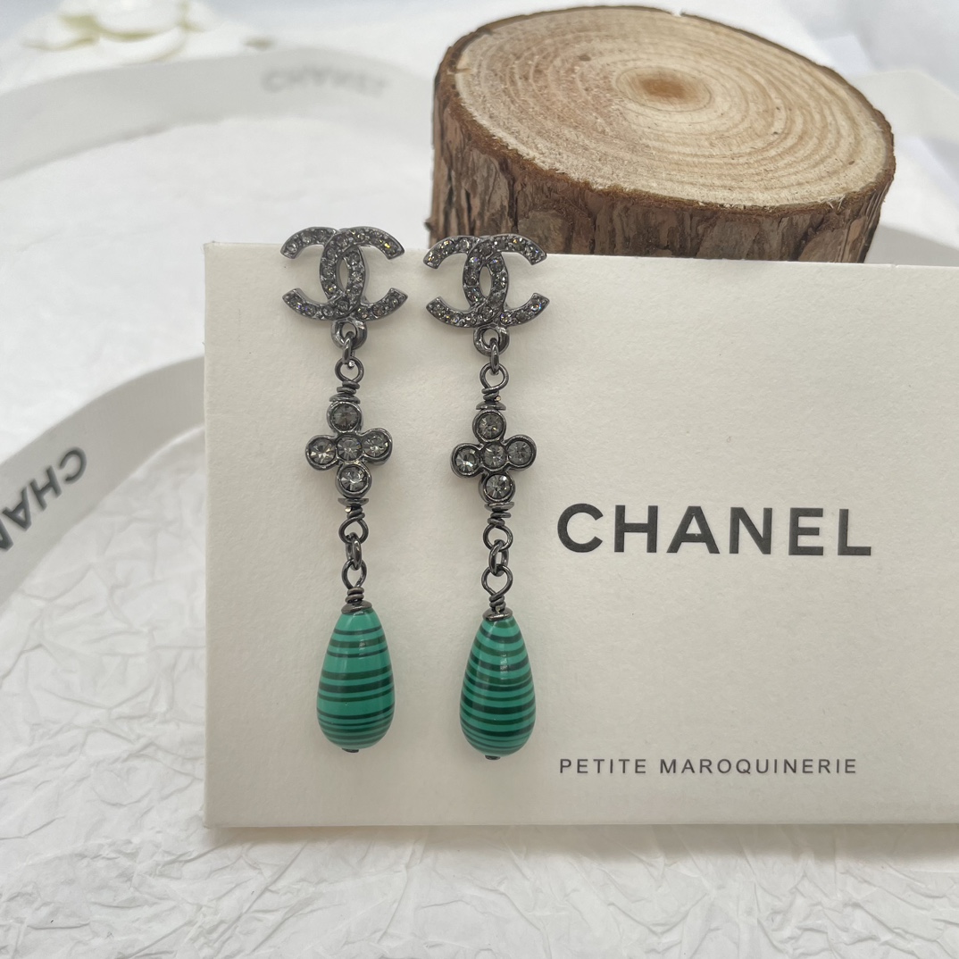 TOP CHANEL Vintage Dounble C Earring