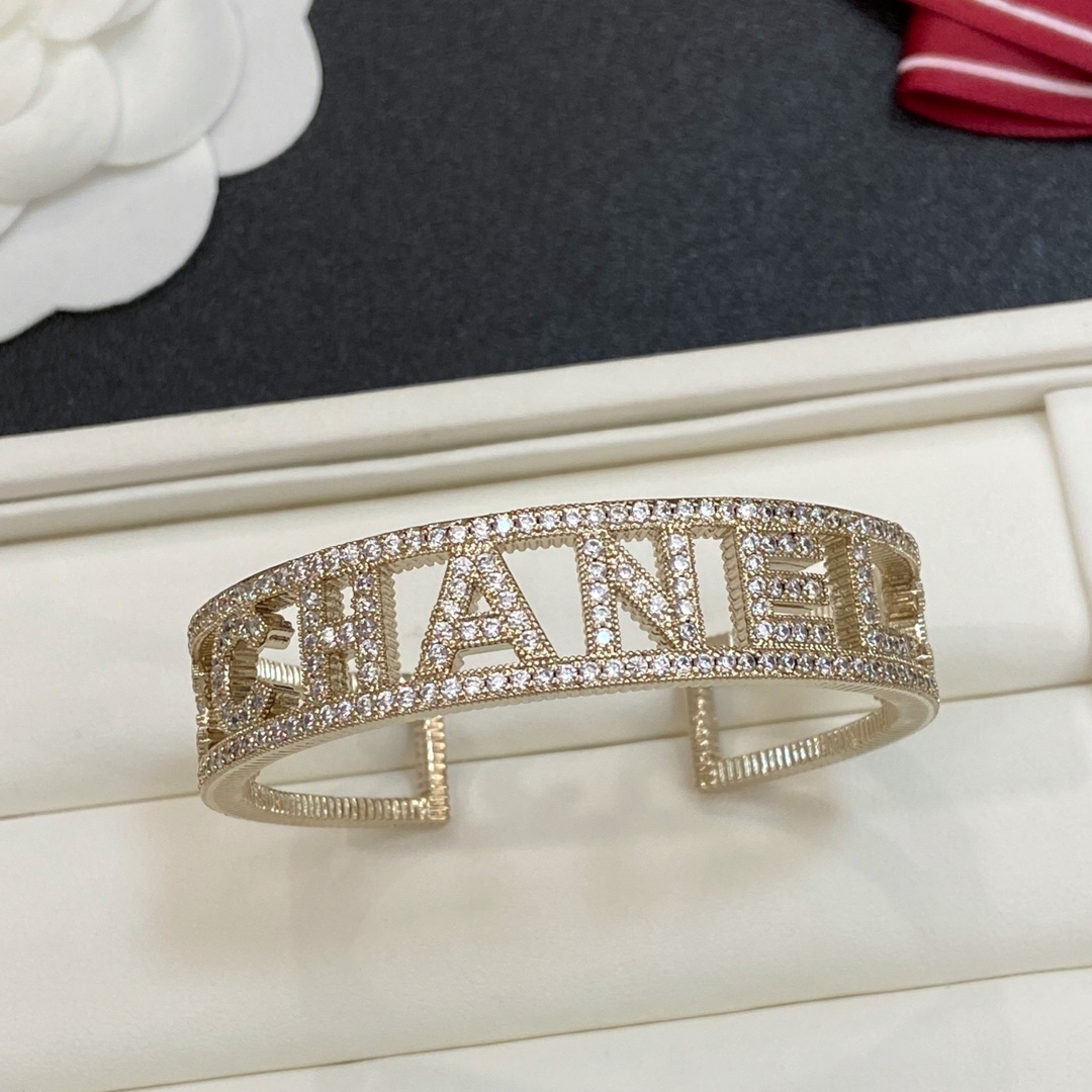 TOP CHANEL Bracelet - 2 Colors