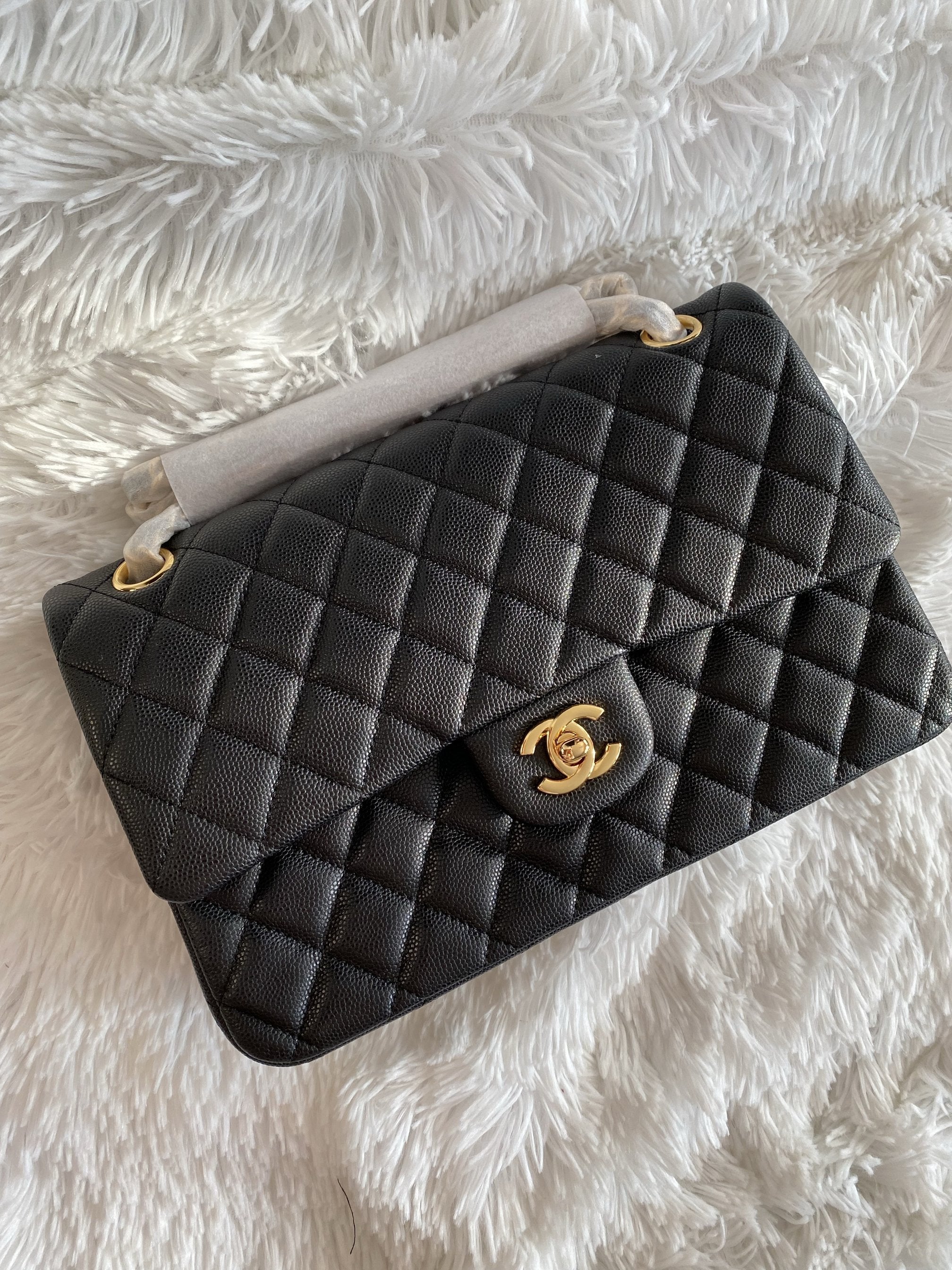 TOP CHANEL Classic Flap Bag Caviar Medium 25.5cm  - Black & GHW