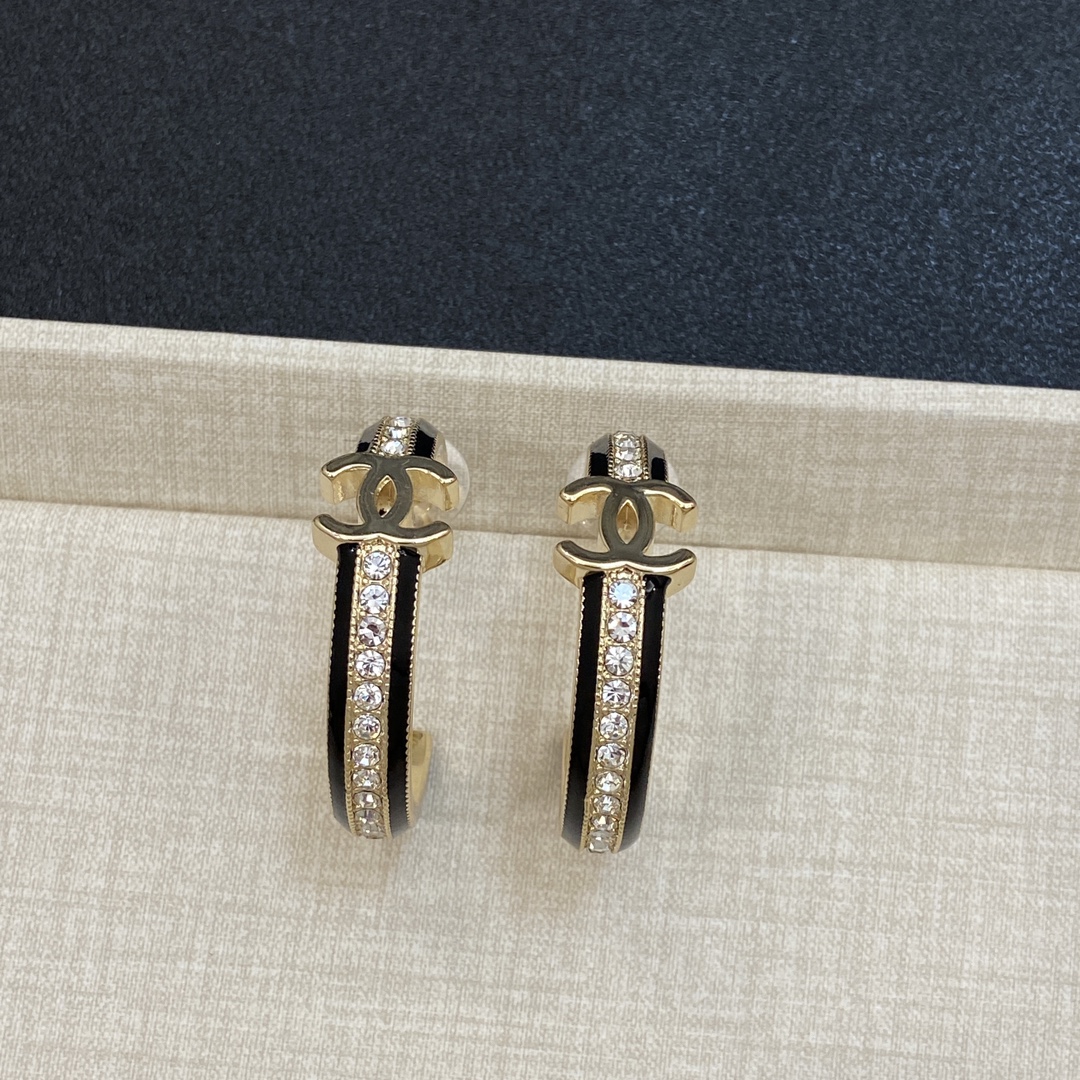 TOP CHANEL Earrings - 3 Colors