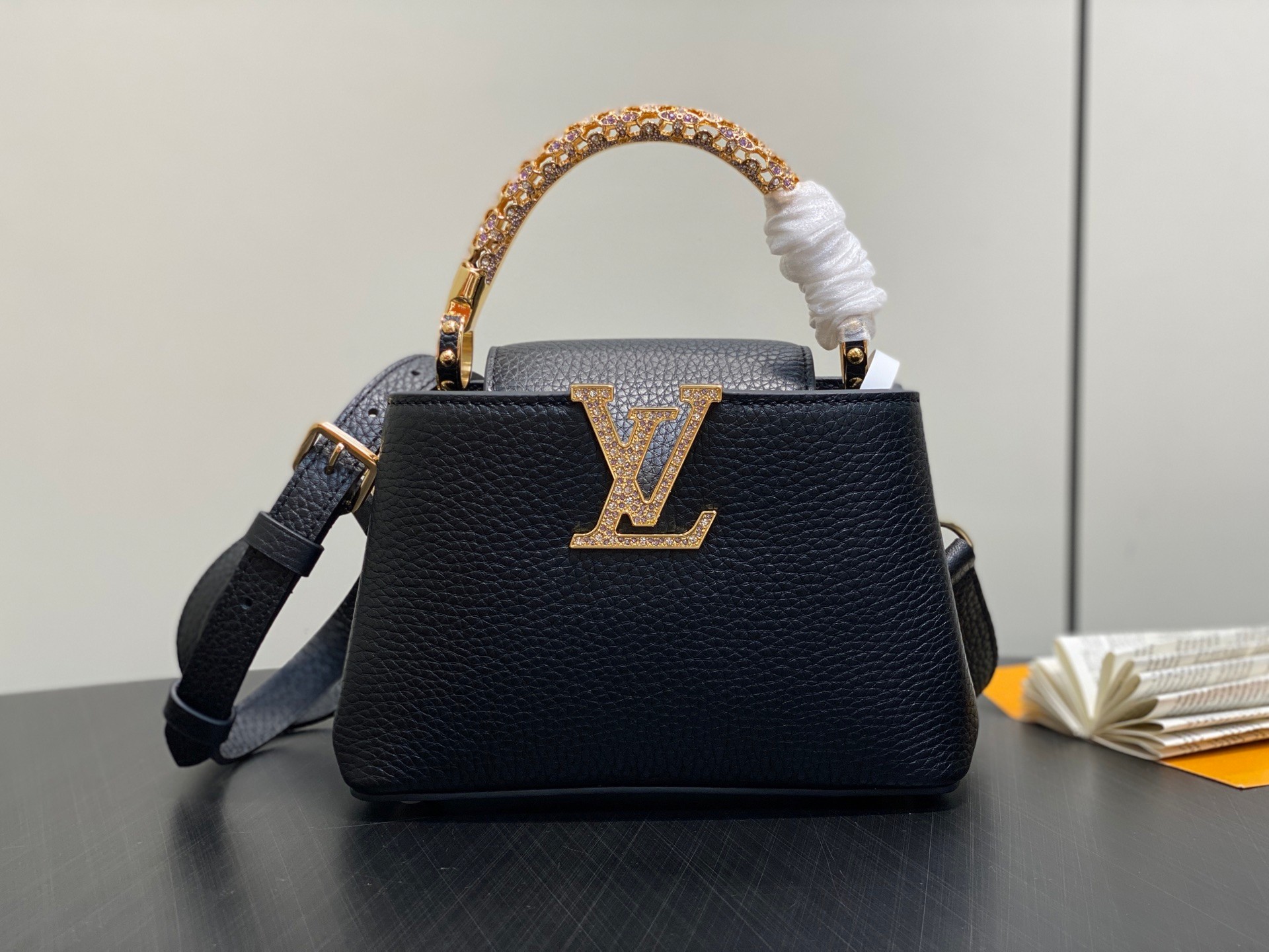 TOP Louis Vuitton LV Exceptionals Capucine Bag Mini 21x8x13.6 cm- Black