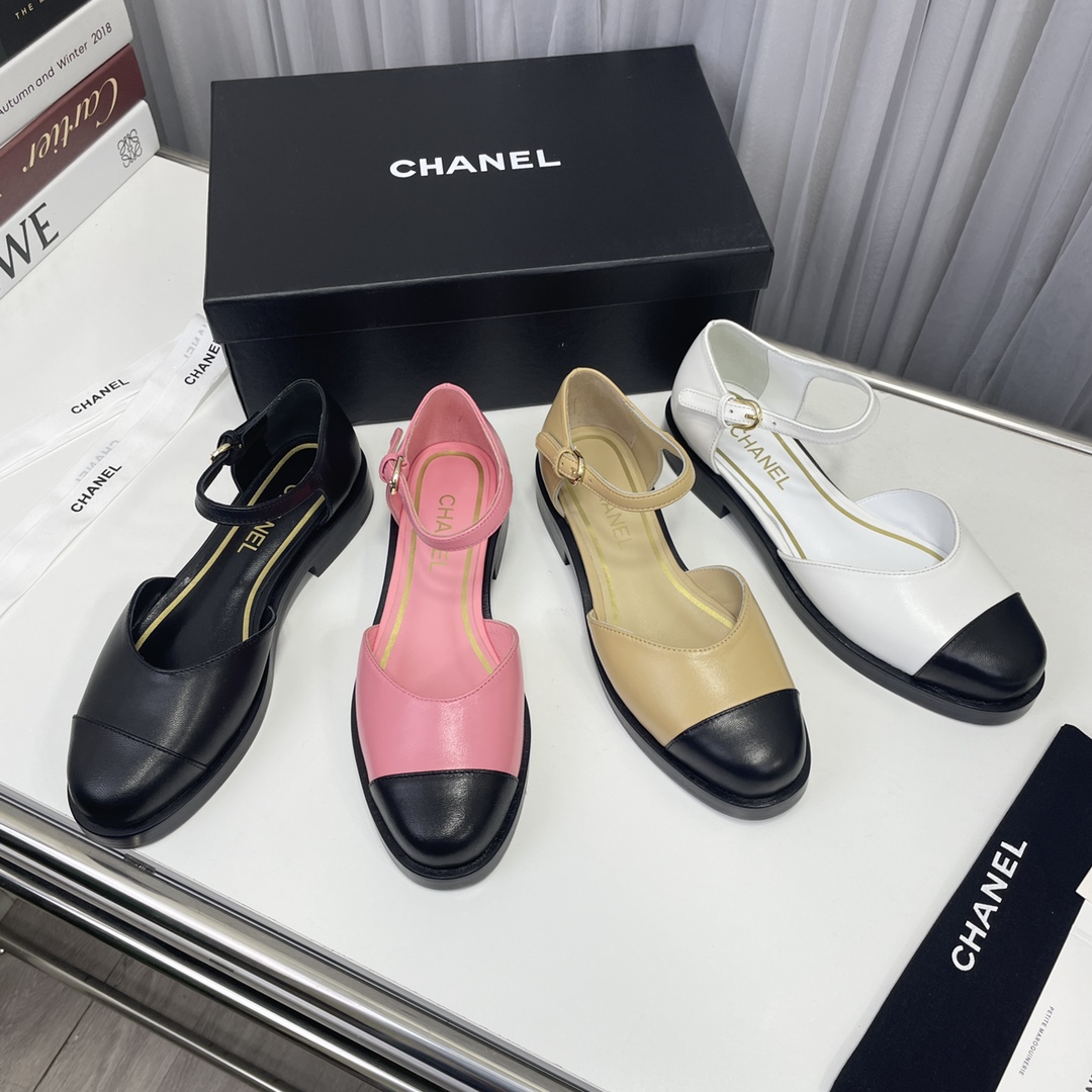 TOP CHANEL Two Tone Mules - Collection