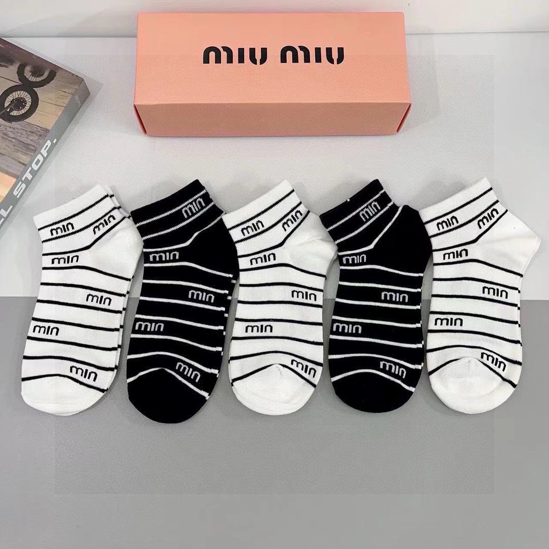 TOP Miu Miu Socks - 5 Pieces as a Set