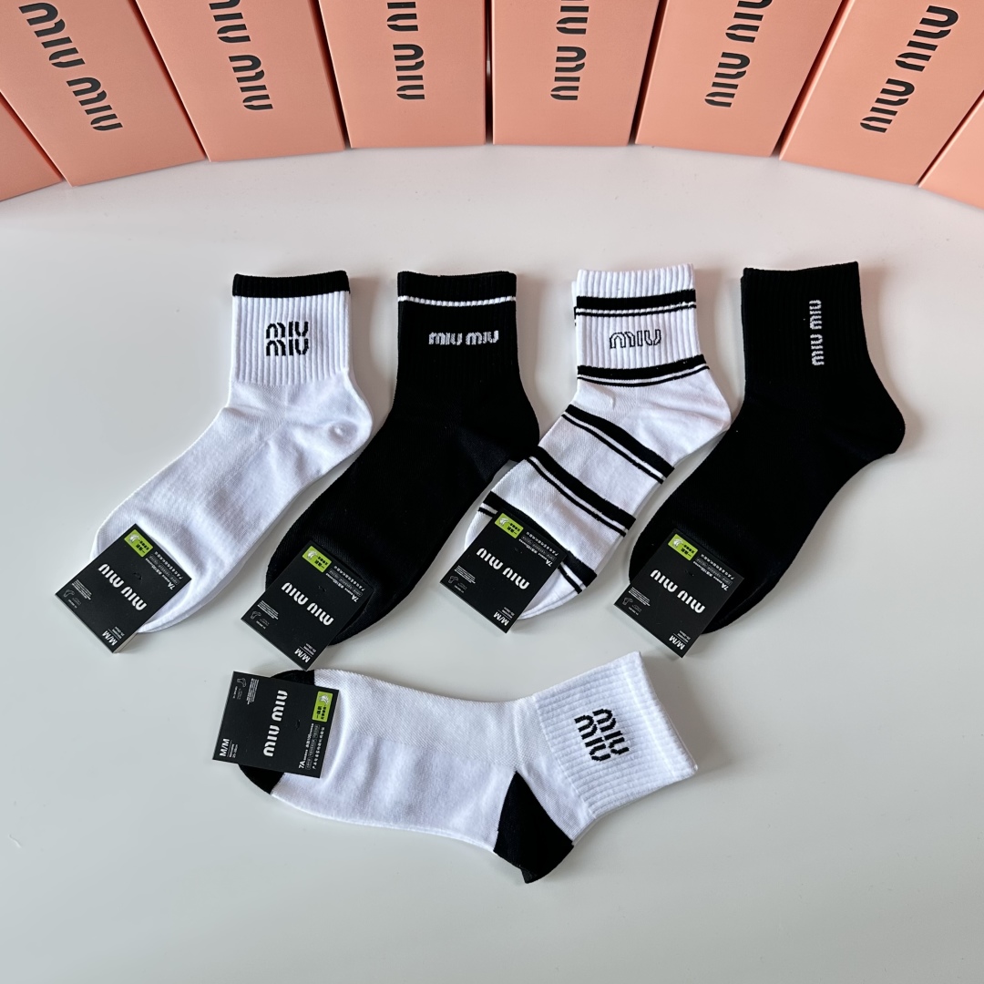 TOP Miu Miu Socks - 5 Pieces as a Set