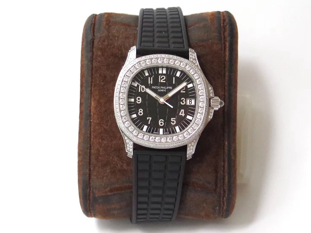 Patek Philippe Aquanaut 5067A-001 watch