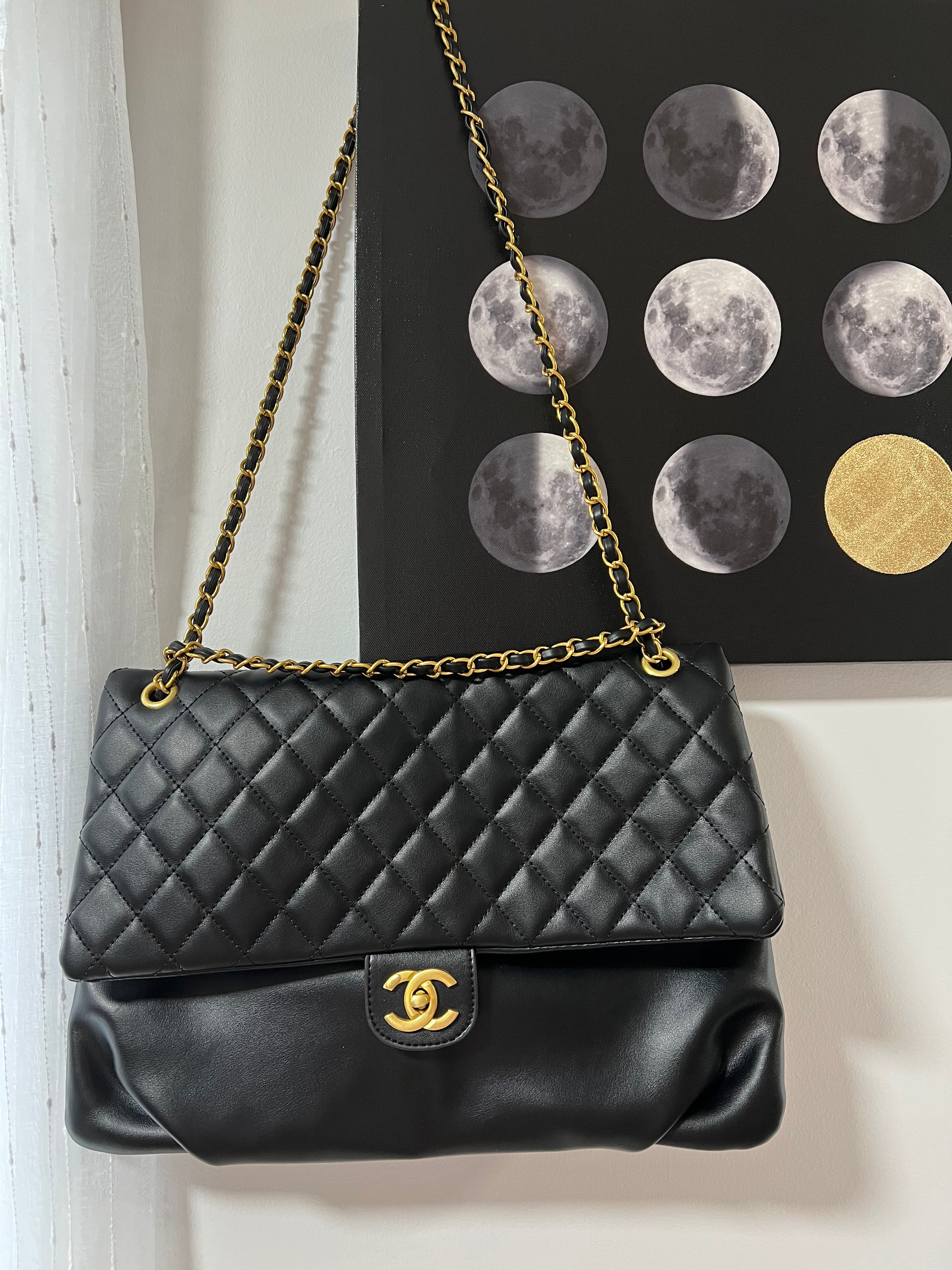 TOP CHANEL Classic Flap Bag Flat XL - Black & GHW