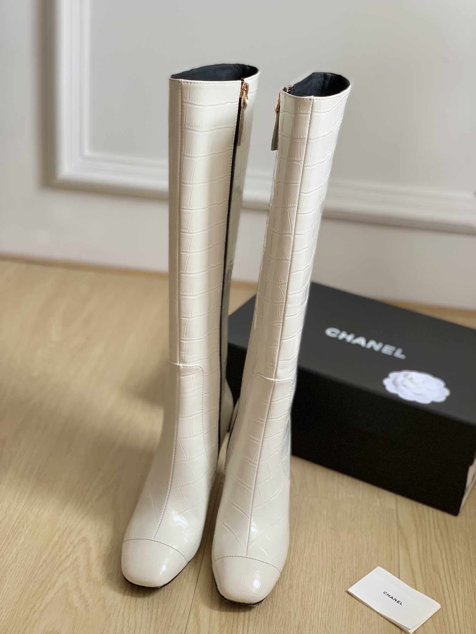 TOP CHANEL Crocodile Pattern Series Boots - 9cm - 3 Colors