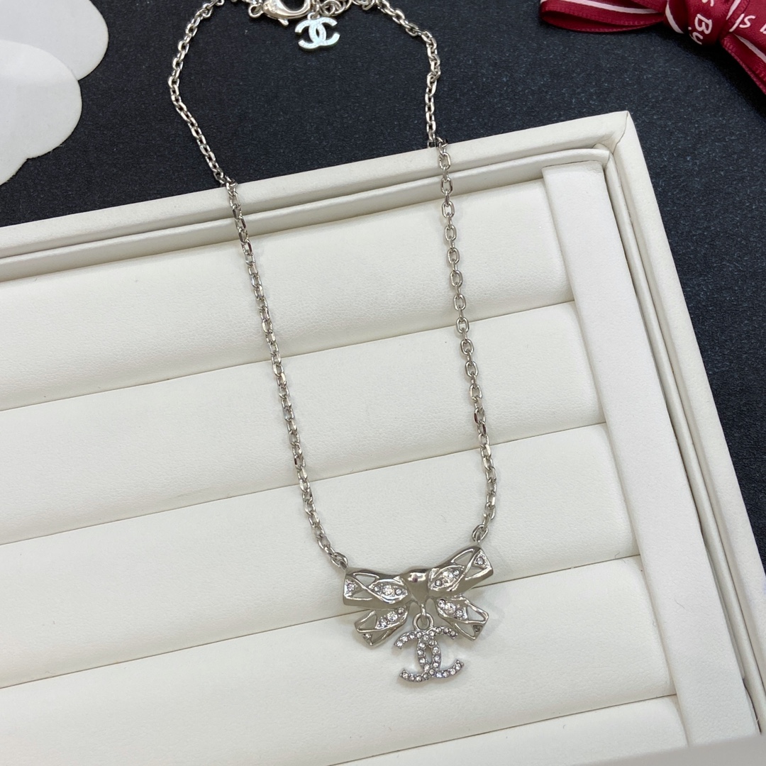 TOP CHANEL Bow Necklace - 2 Colour