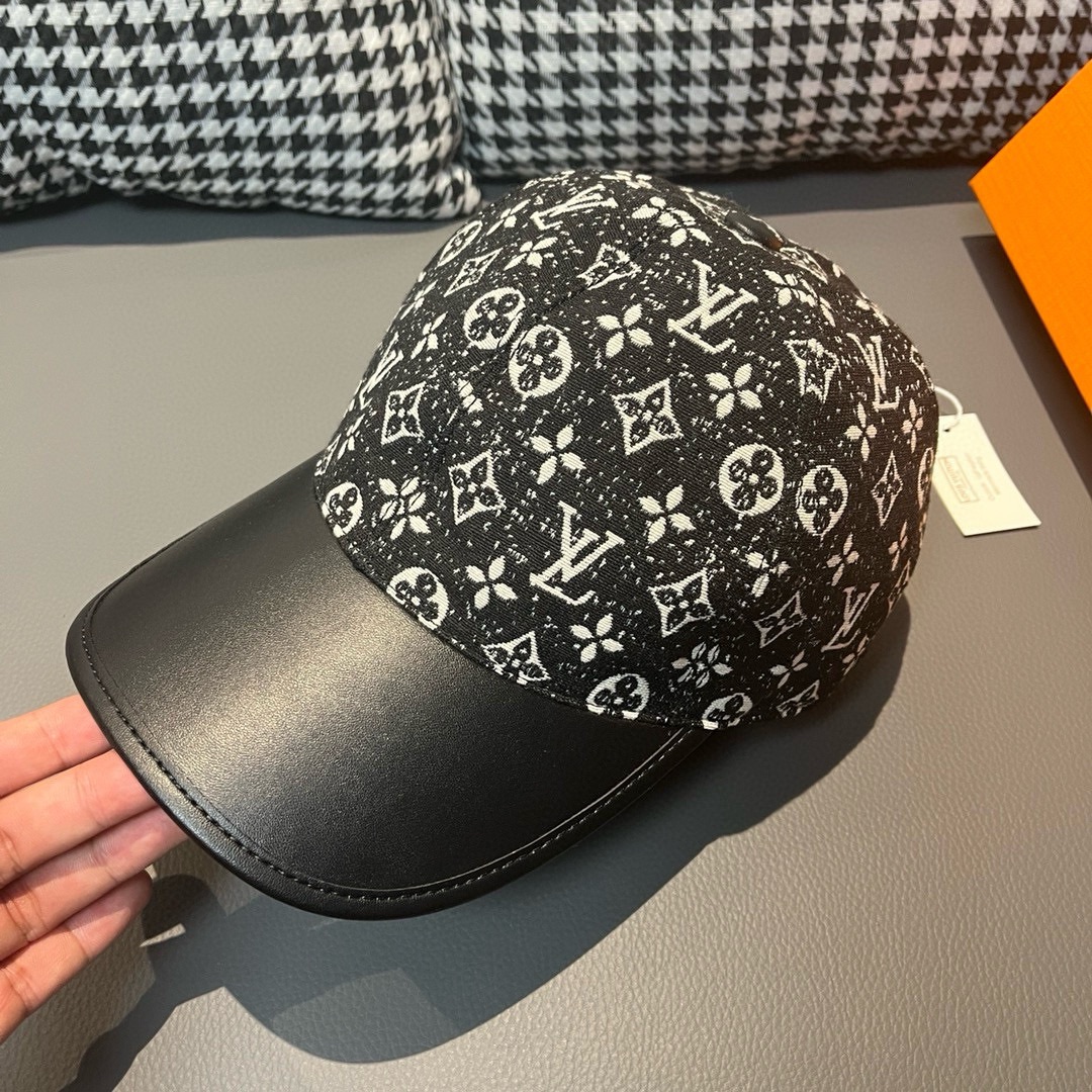 TOP Louis Vuitton LV Cowhide Stitching Monogram Baseball Cap - 2 Colors