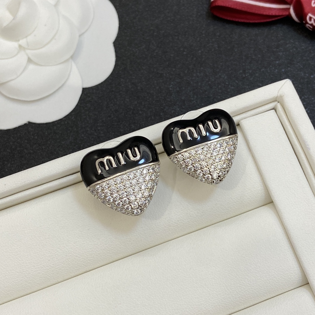 TOP Miu Miu Heart Earring-2 Colors