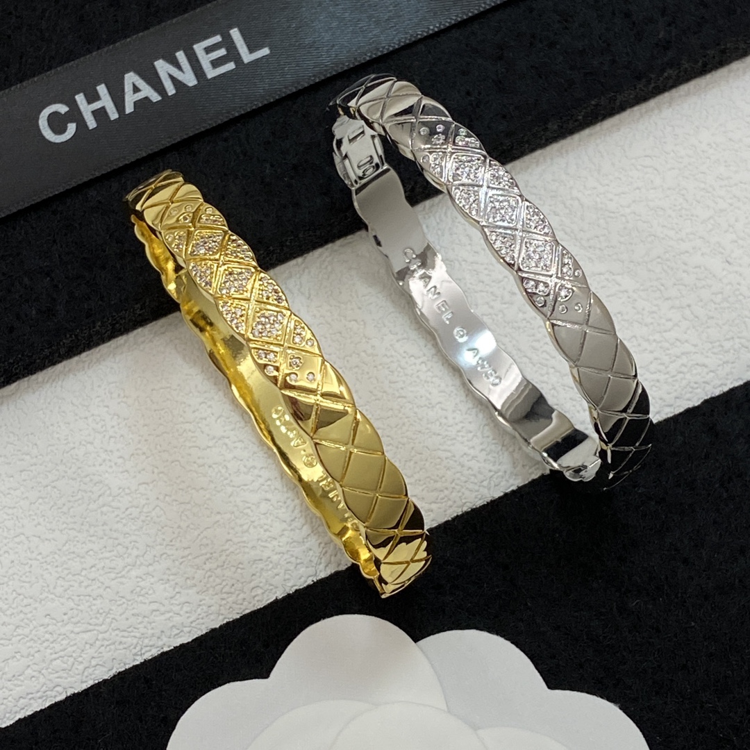 TOP CHANEL Bracelet - 2 Colors