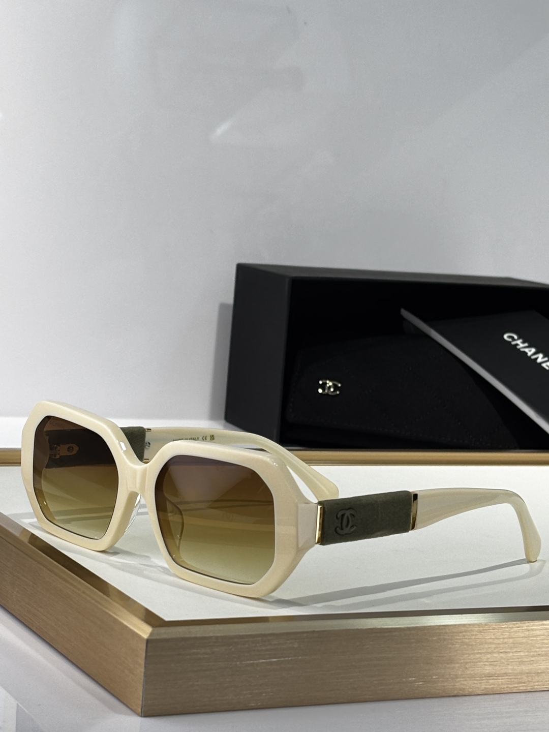 TOP CHANEL Sunglasses - 6 Colors