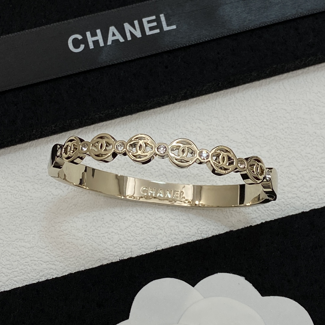 TOP CHANEL Bracelet - 2 Colors