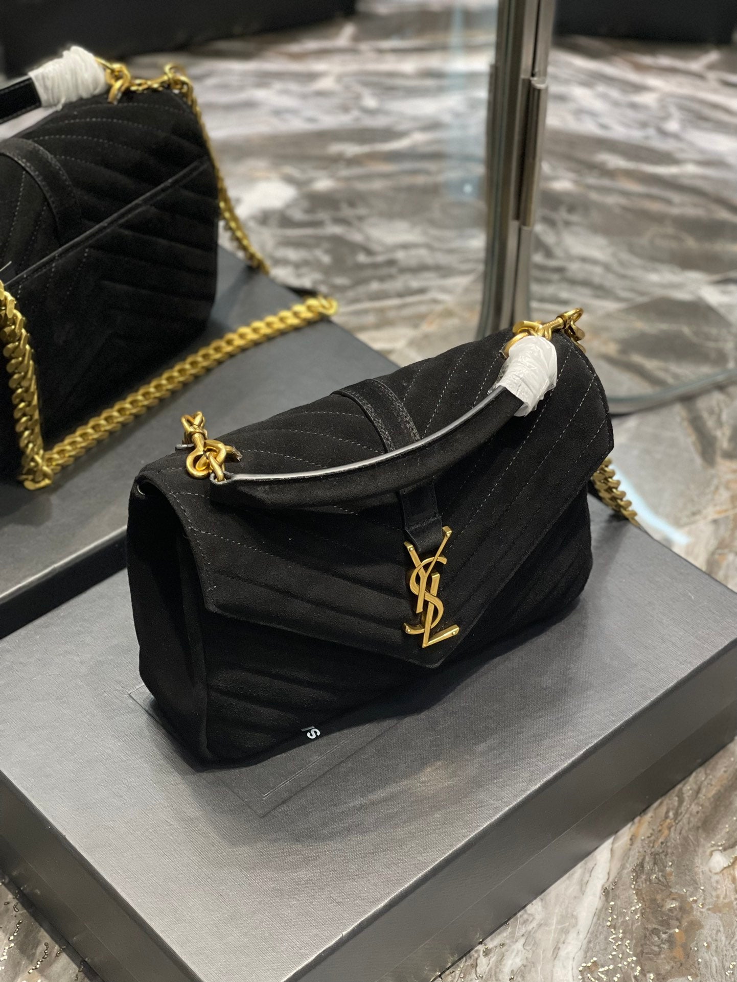 TOP Yves Saint Laurent YSL College Suede Small Bag - Black