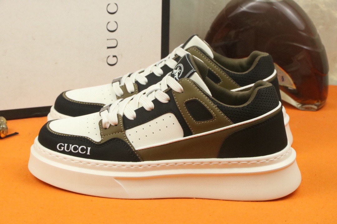 TOP GUCCI  SNEAKER-2 Colors